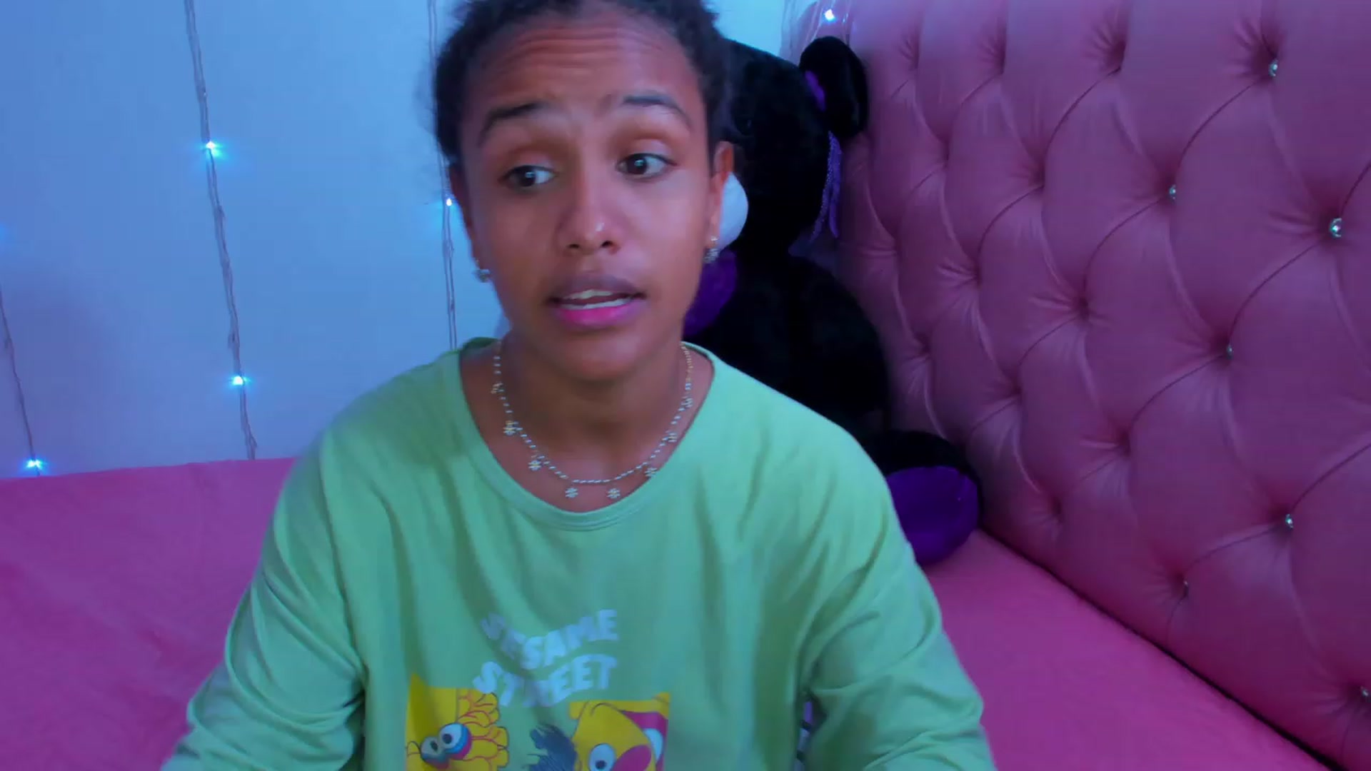 Gallery image thumbnail from Violet_Fit's myfreecams stream on, 01/22/2023, 15:31 image 19 of 20