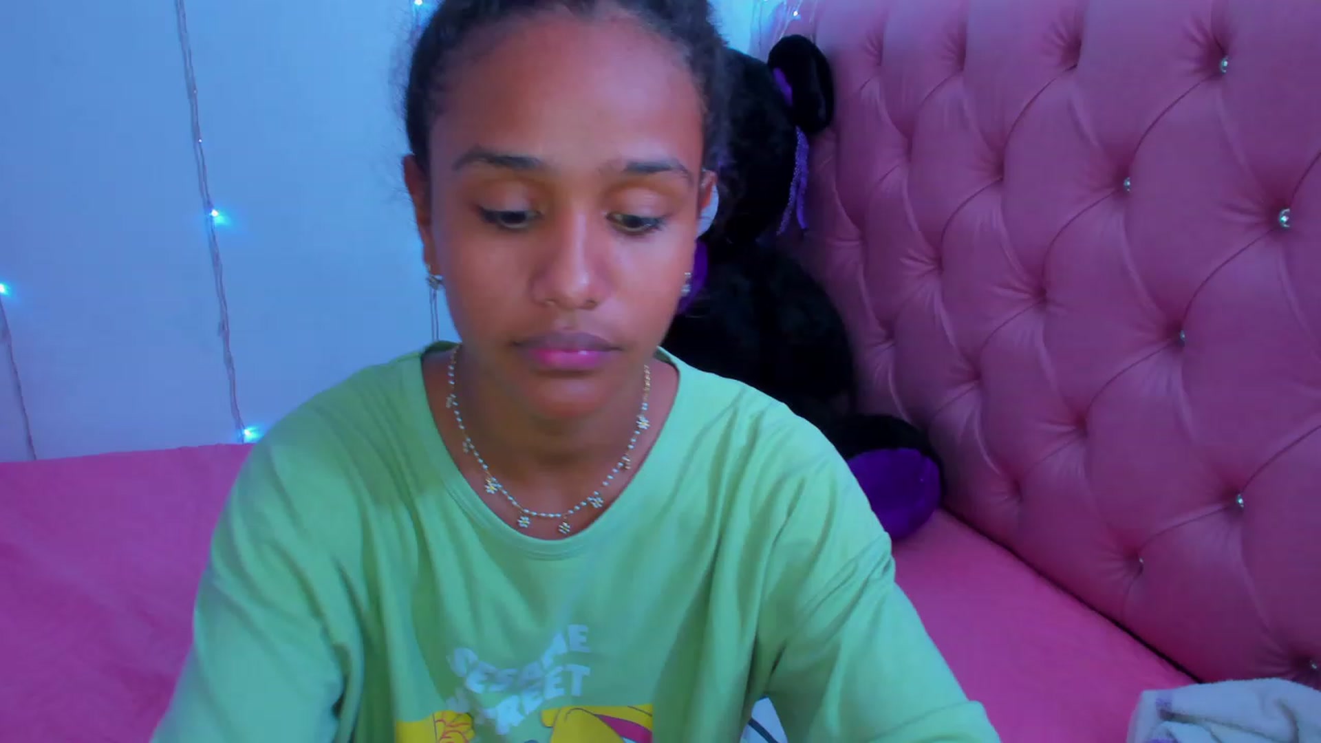 Gallery image thumbnail from Violet_Fit's myfreecams stream on, 01/22/2023, 15:31 image 20 of 20