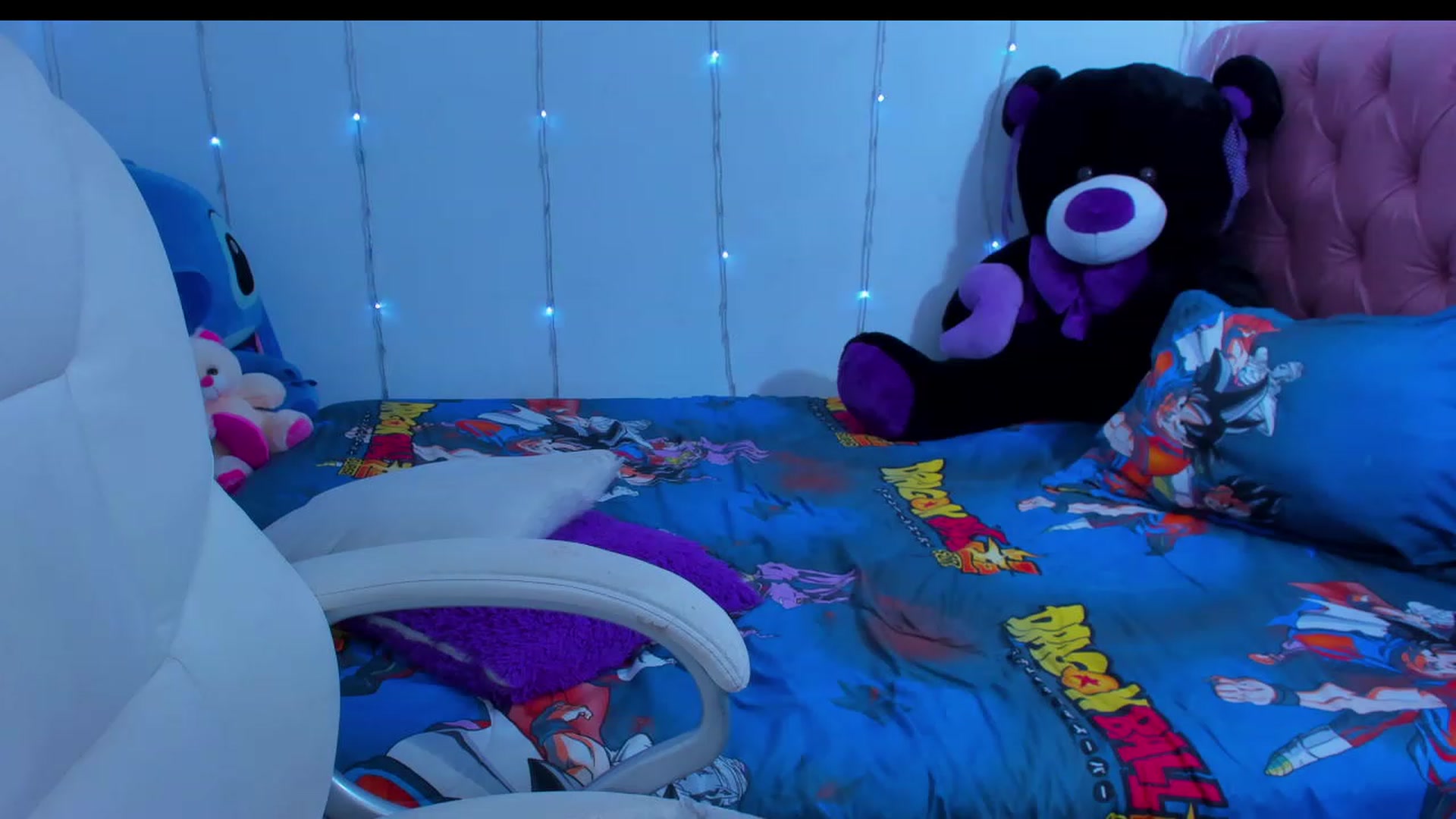 Gallery image thumbnail from Violet_Fit's myfreecams stream on, 02/07/2023, 13:51 image 5 of 20