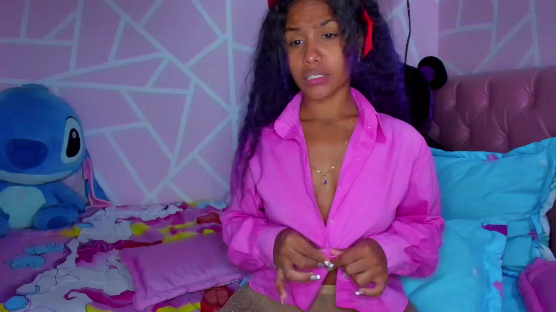 Gallery image thumbnail from Violet_Fit's myfreecams stream on, 04/15/2023, 13:17 image 17 of 20