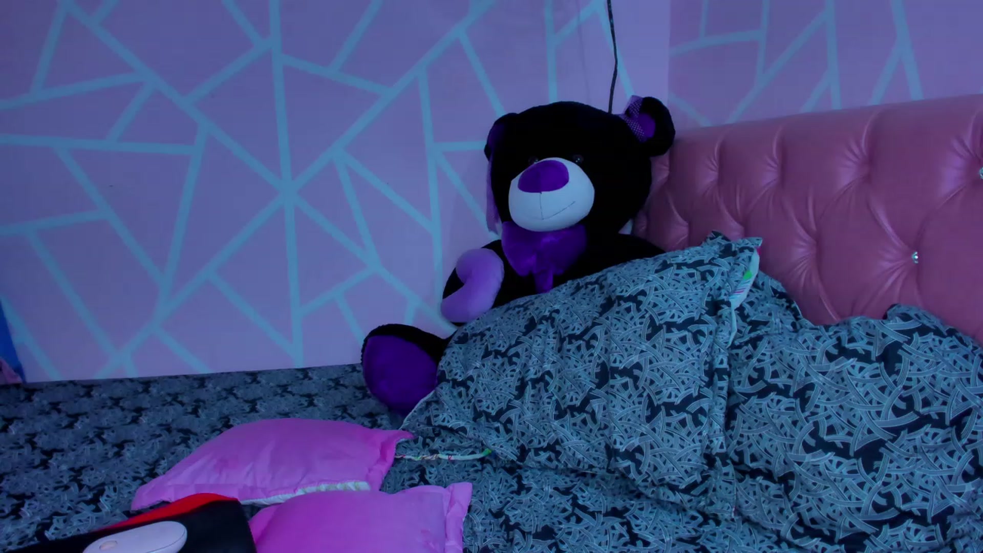 Gallery image thumbnail from Violet_Fit's myfreecams stream on, 04/17/2023, 14:43 image 18 of 20