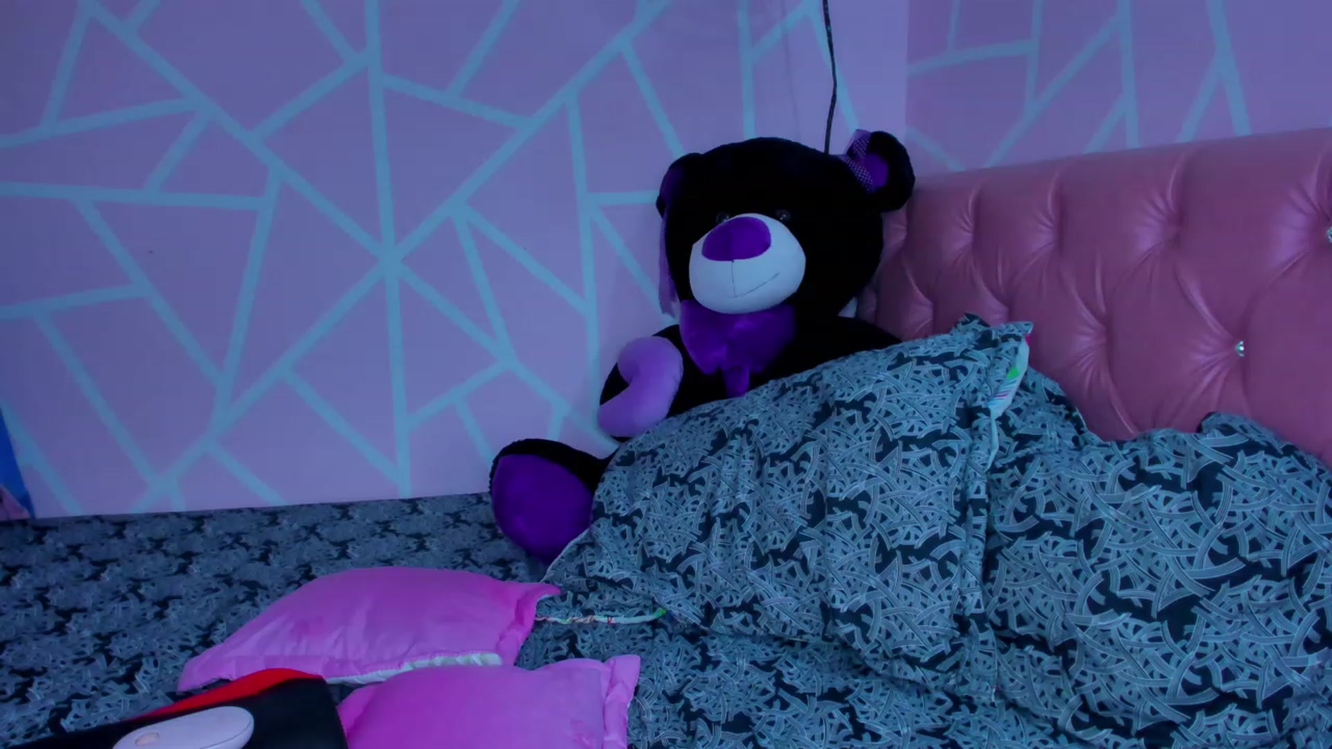 Gallery image thumbnail from Violet_Fit's myfreecams stream on, 04/17/2023, 14:43 image 17 of 20
