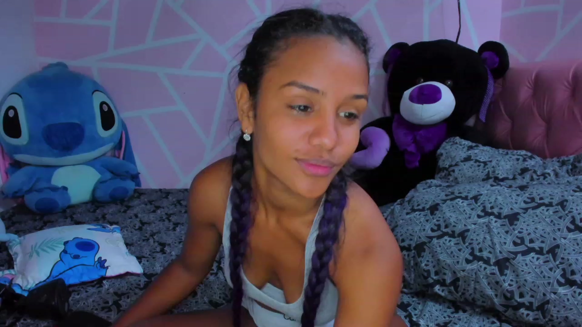 Gallery image thumbnail from Violet_Fit's myfreecams stream on, 04/21/2023, 14:21 image 14 of 20
