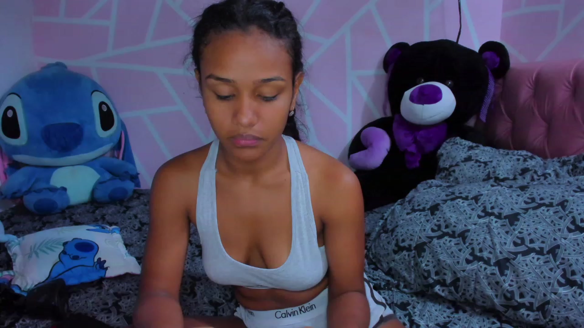 Gallery image thumbnail from Violet_Fit's myfreecams stream on, 04/21/2023, 14:21 image 13 of 20