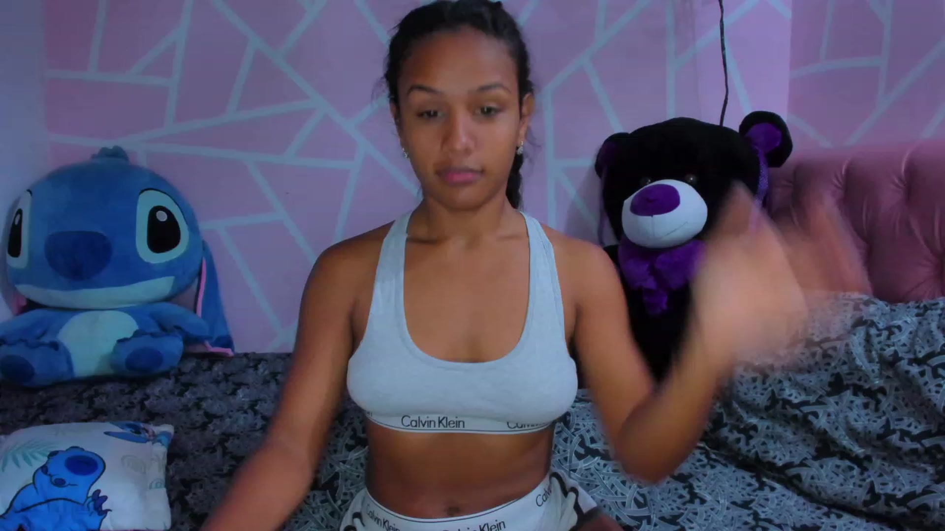 Gallery image thumbnail from Violet_Fit's myfreecams stream on, 04/21/2023, 14:21 image 4 of 20