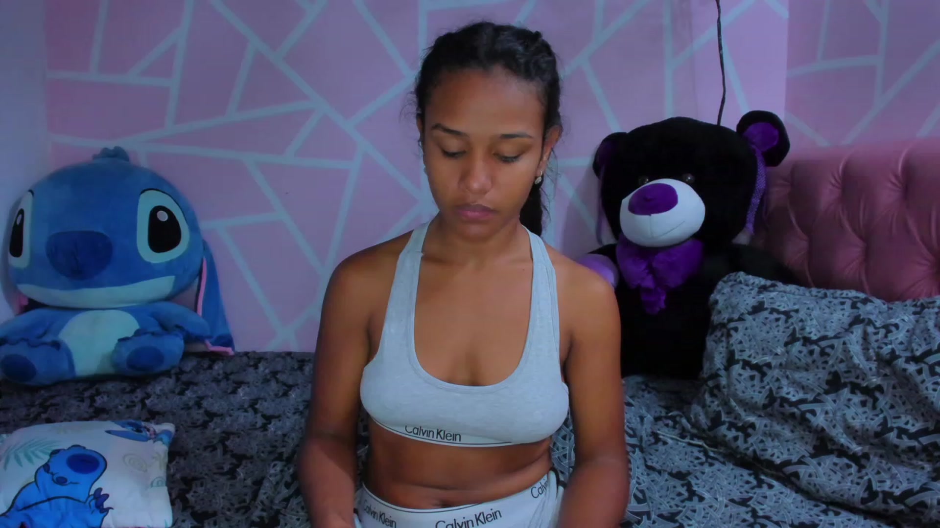 Gallery image thumbnail from Violet_Fit's myfreecams stream on, 04/21/2023, 14:21 image 5 of 20