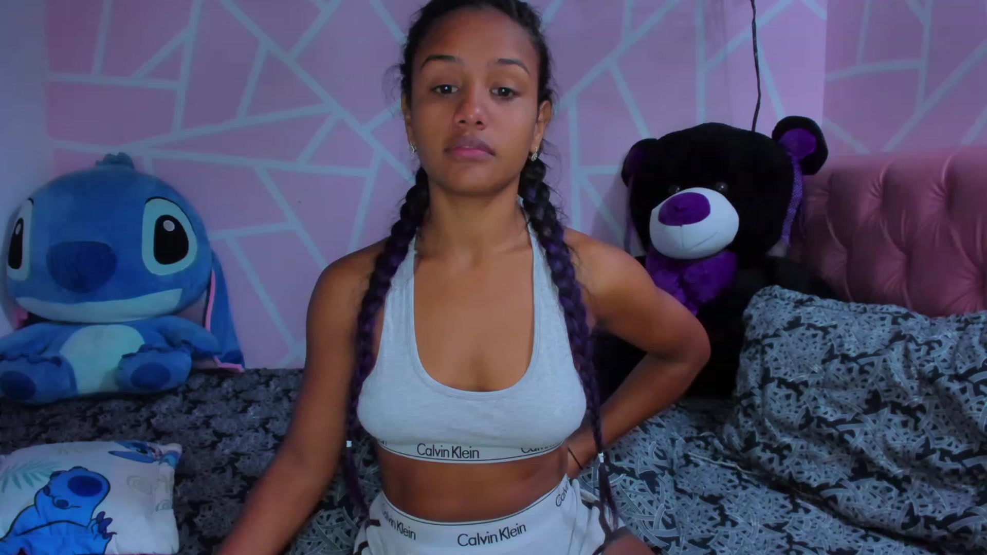 Gallery image thumbnail from Violet_Fit's myfreecams stream on, 04/21/2023, 14:21 image 3 of 20