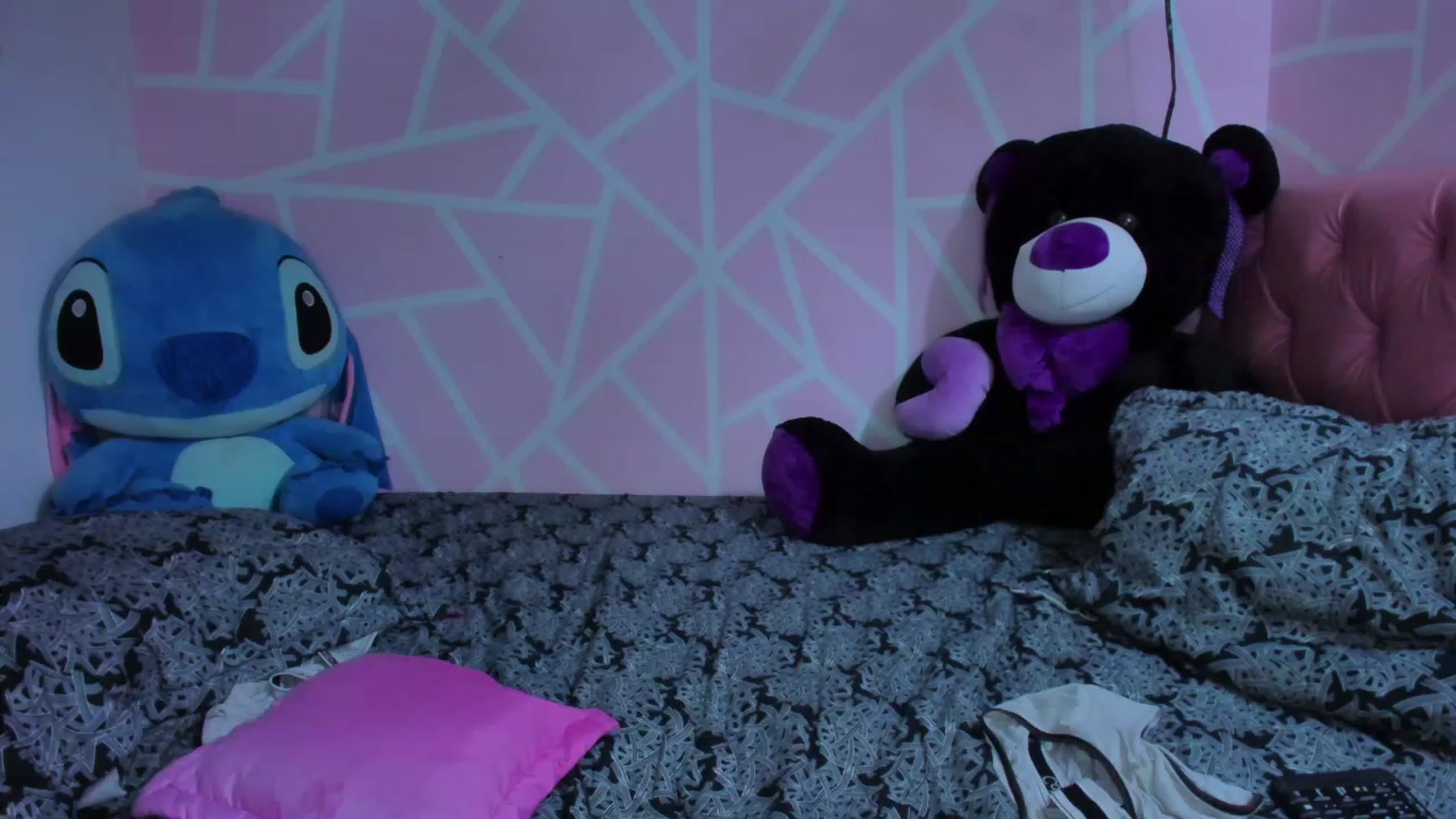 Gallery image thumbnail from Violet_Fit's myfreecams stream on, 04/21/2023, 16:49 image 2 of 20