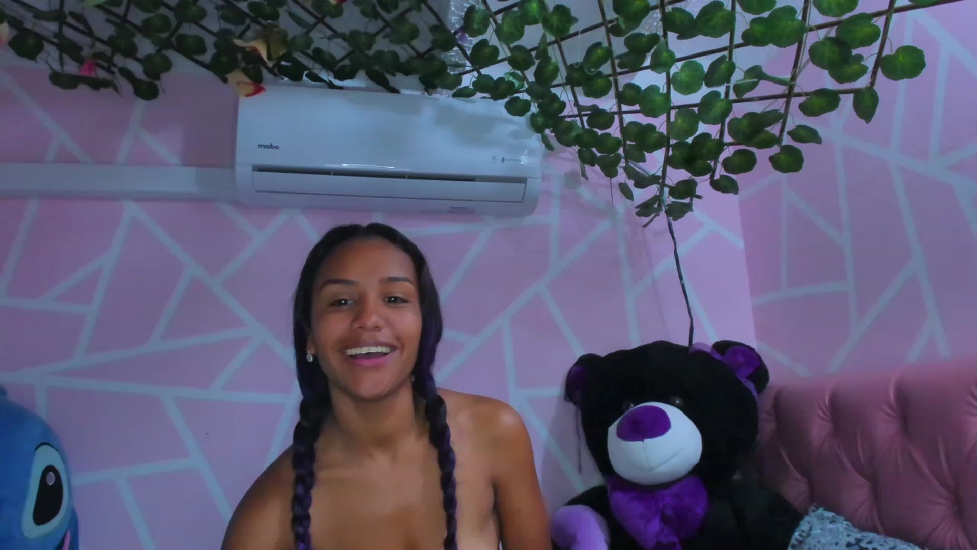 Gallery image thumbnail from Violet_Fit's myfreecams stream on, 04/22/2023, 12:15 image 12 of 20