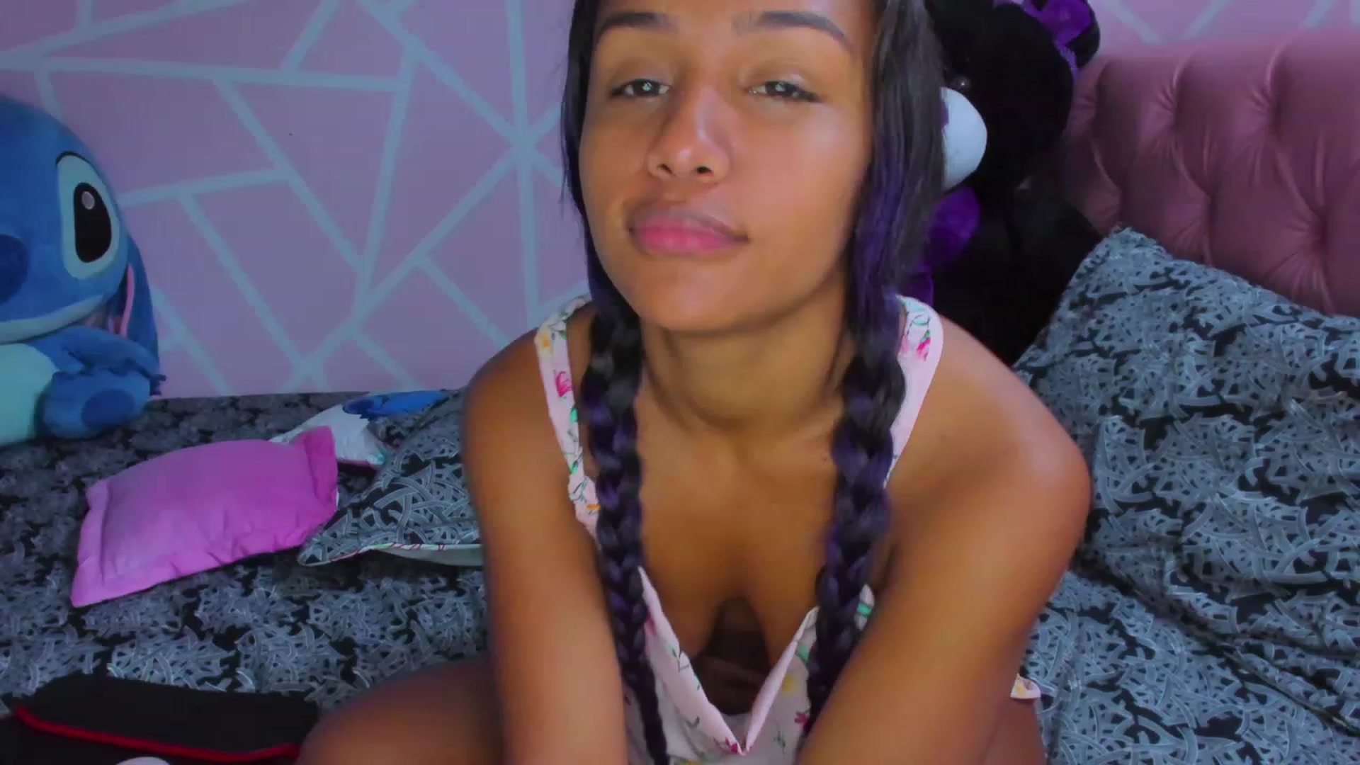 Gallery image thumbnail from Violet_Fit's myfreecams stream on, 04/22/2023, 12:15 image 10 of 20