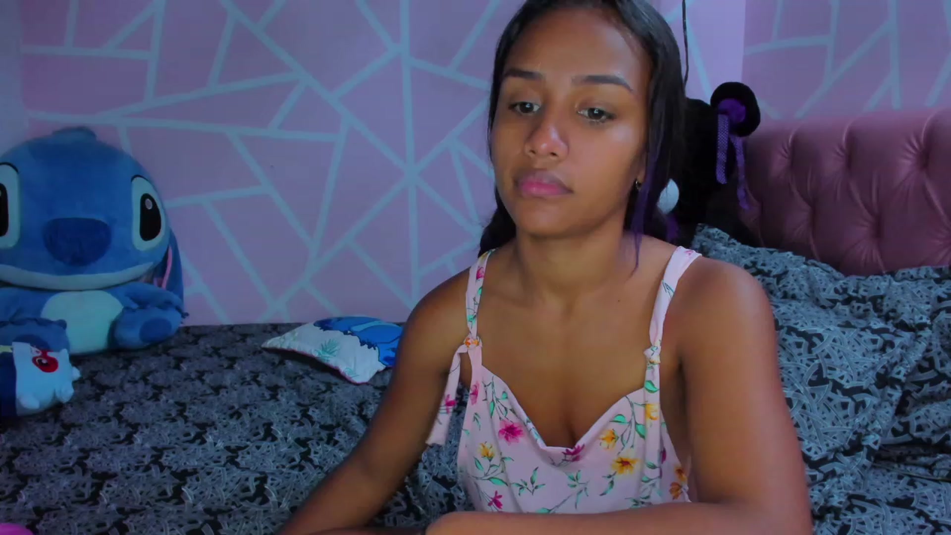 Gallery image thumbnail from Violet_Fit's myfreecams stream on, 04/22/2023, 13:46 image 14 of 20
