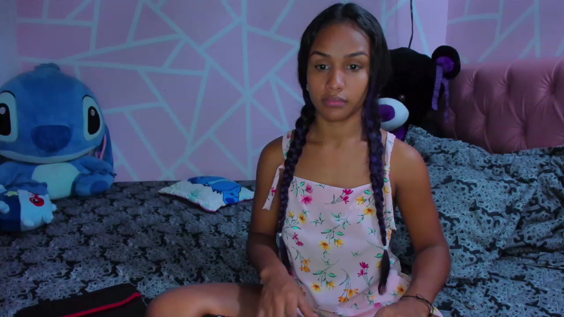 Gallery image thumbnail from Violet_Fit's myfreecams stream on, 04/22/2023, 13:46 image 17 of 20