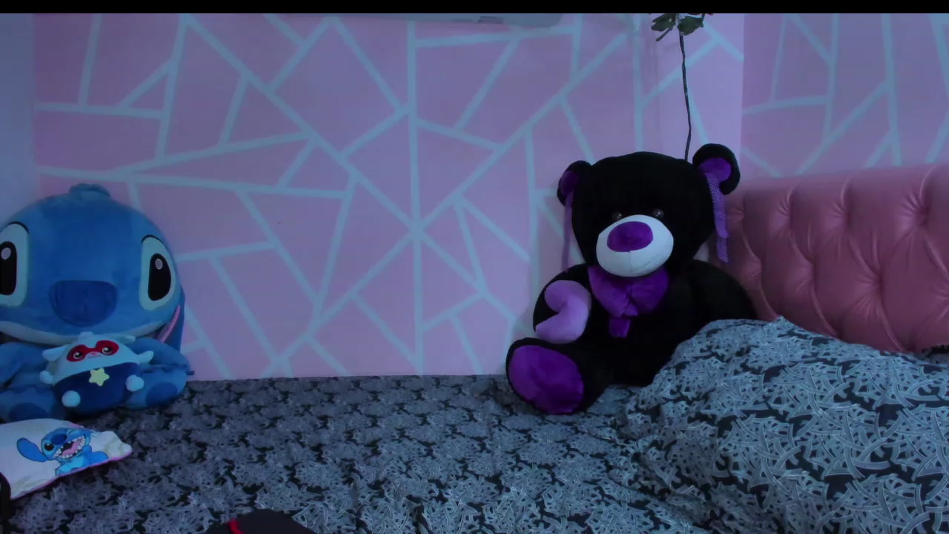 Gallery image thumbnail from Violet_Fit's myfreecams stream on, 04/26/2023, 14:47 image 8 of 20