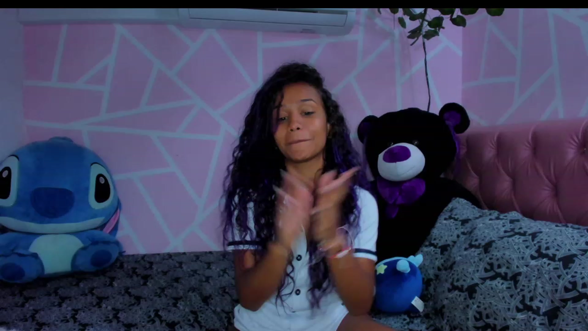 Gallery image thumbnail from Violet_Fit's myfreecams stream on, 04/27/2023, 13:45 image 5 of 20