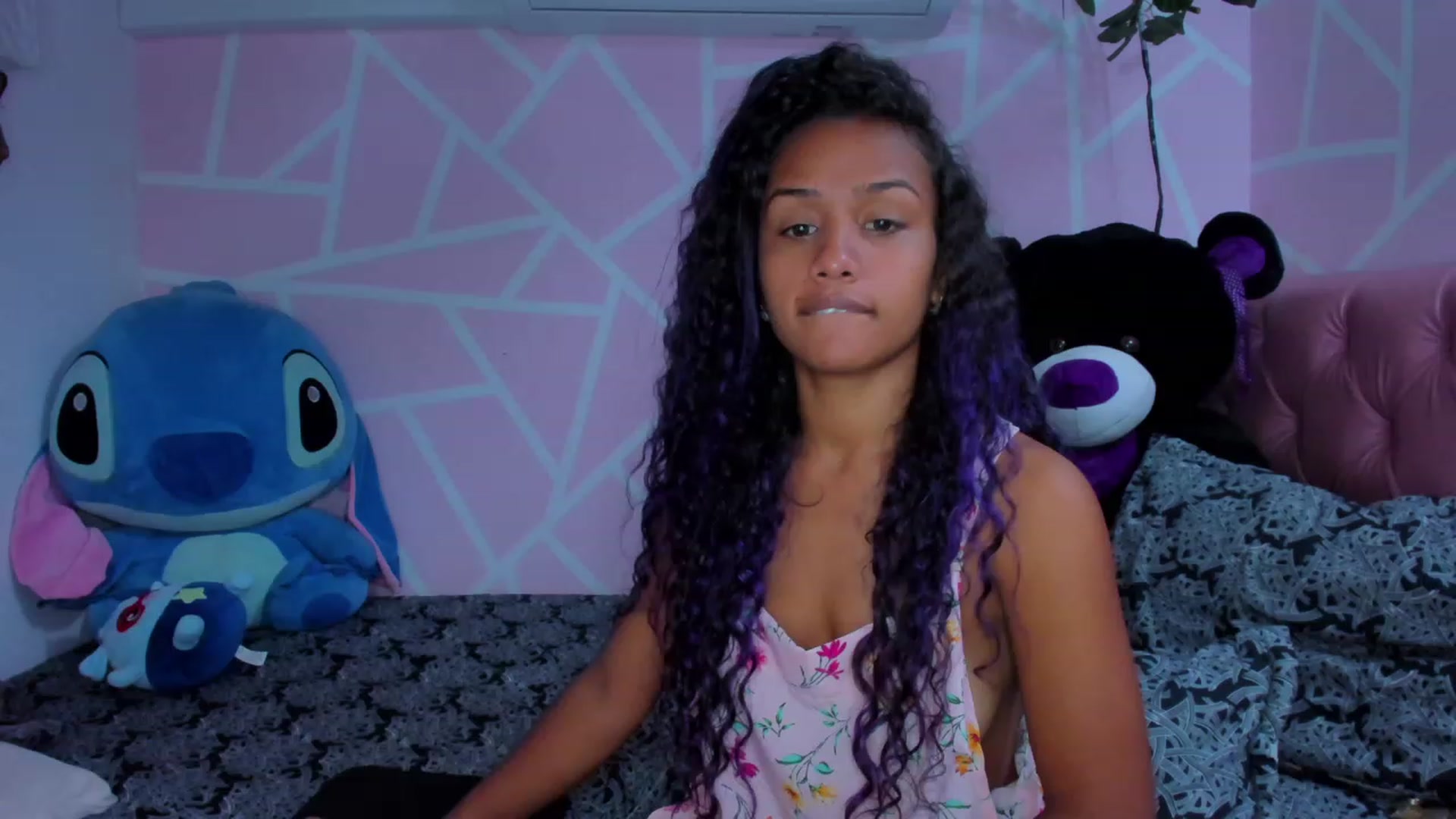 Gallery image thumbnail from Violet_Fit's myfreecams stream on, 04/28/2023, 14:26 image 4 of 20