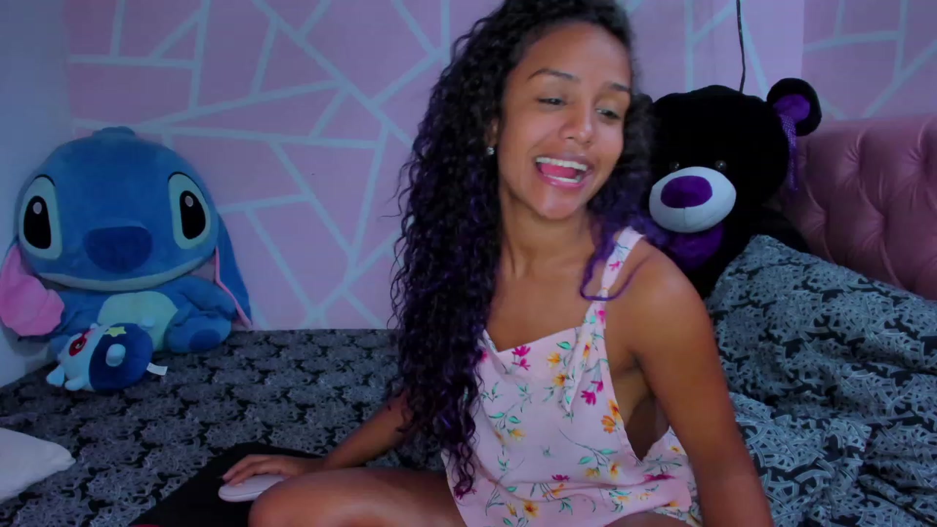 Gallery image thumbnail from Violet_Fit's myfreecams stream on, 04/28/2023, 14:26 image 12 of 20
