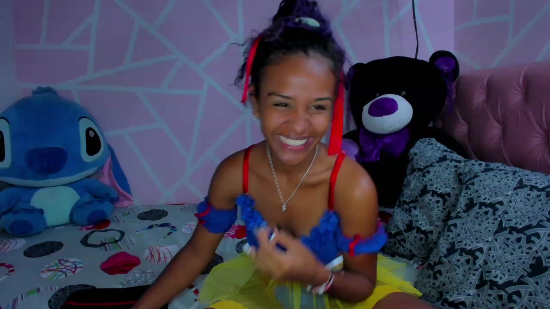 Gallery image thumbnail from Violet_Fit's myfreecams stream on, 05/13/2023, 12:47 image 18 of 20
