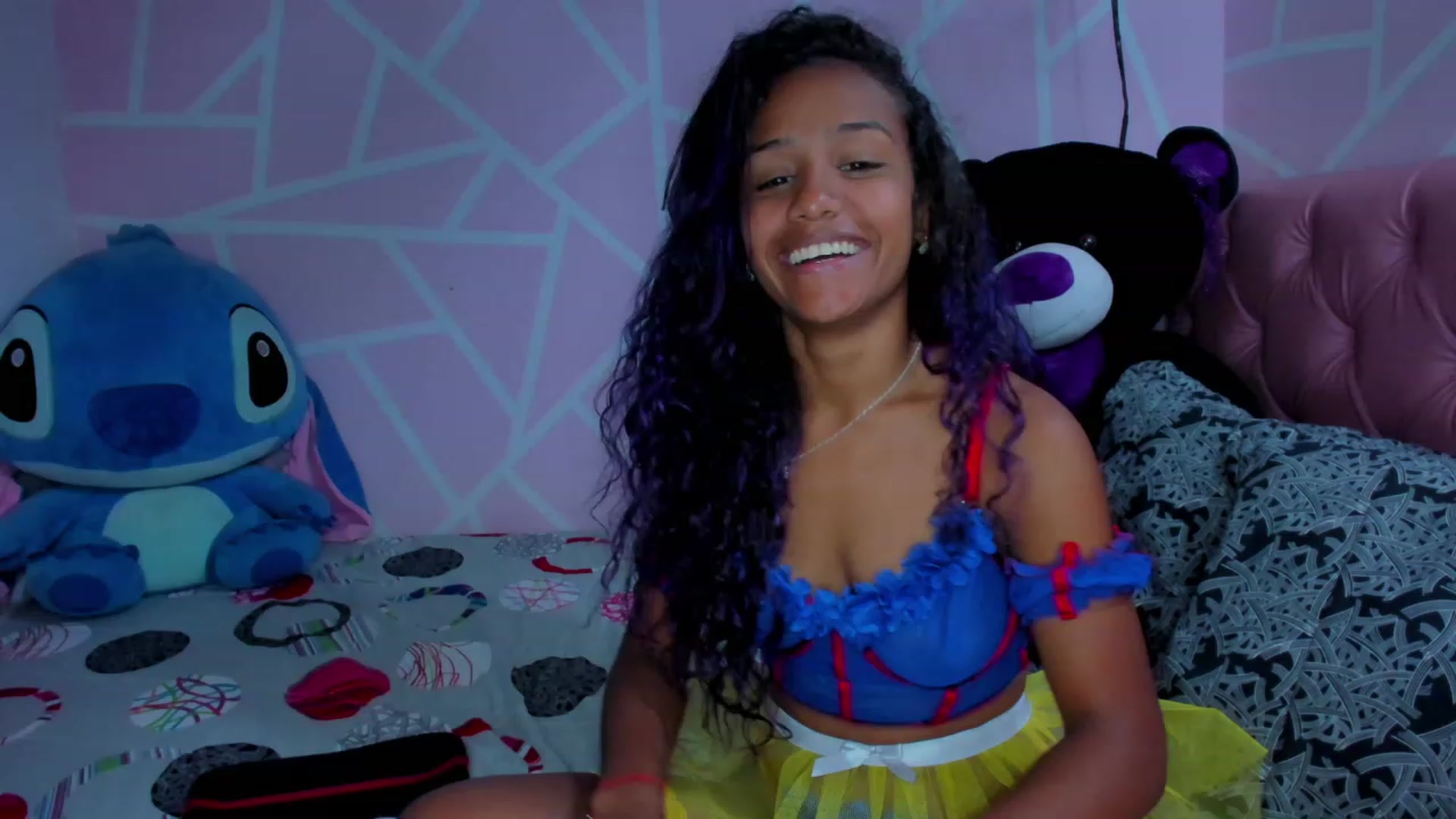 Gallery image thumbnail from Violet_Fit's myfreecams stream on, 05/13/2023, 12:47 image 9 of 20