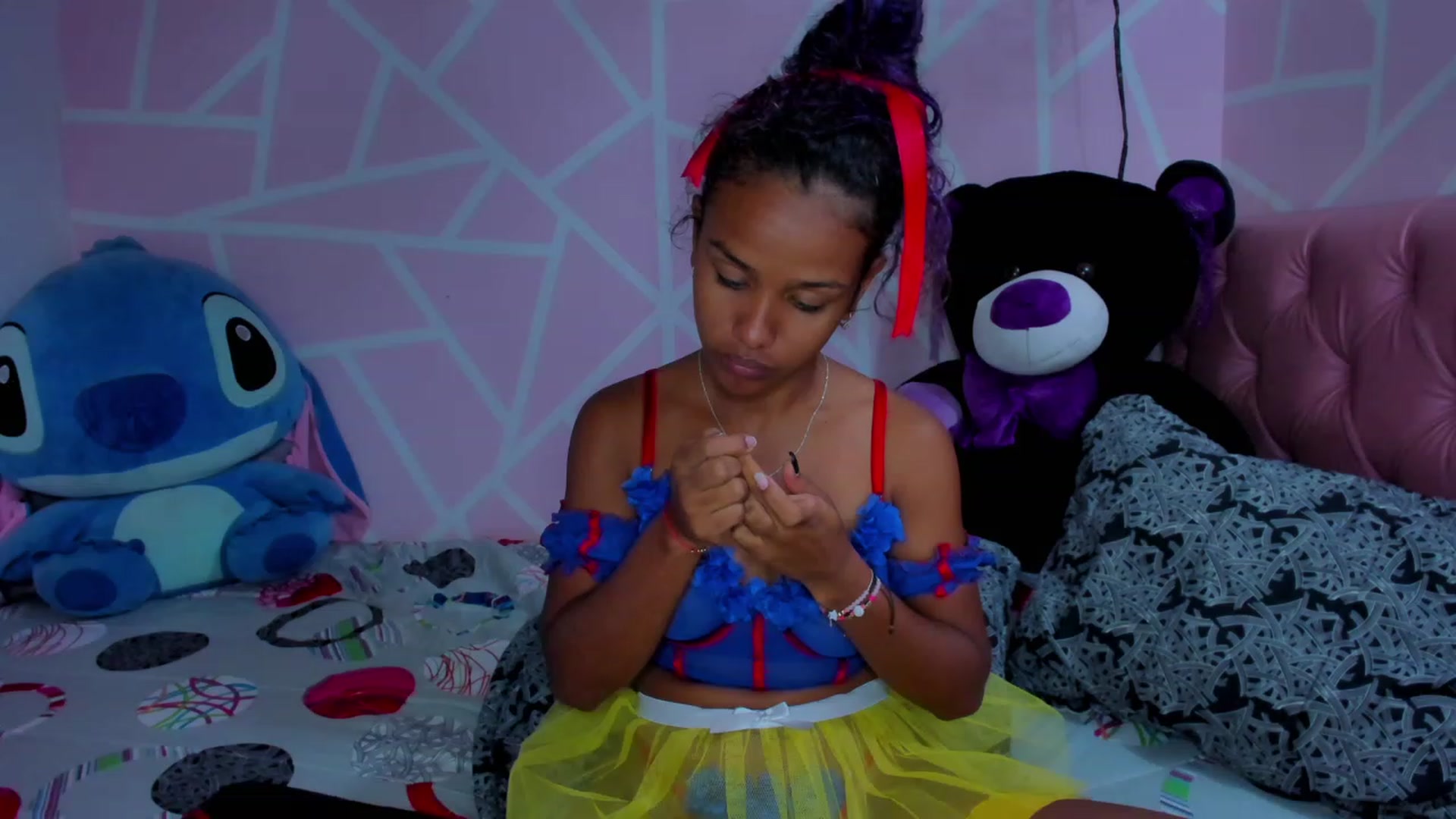 Gallery image thumbnail from Violet_Fit's myfreecams stream on, 05/13/2023, 14:07 image 9 of 20