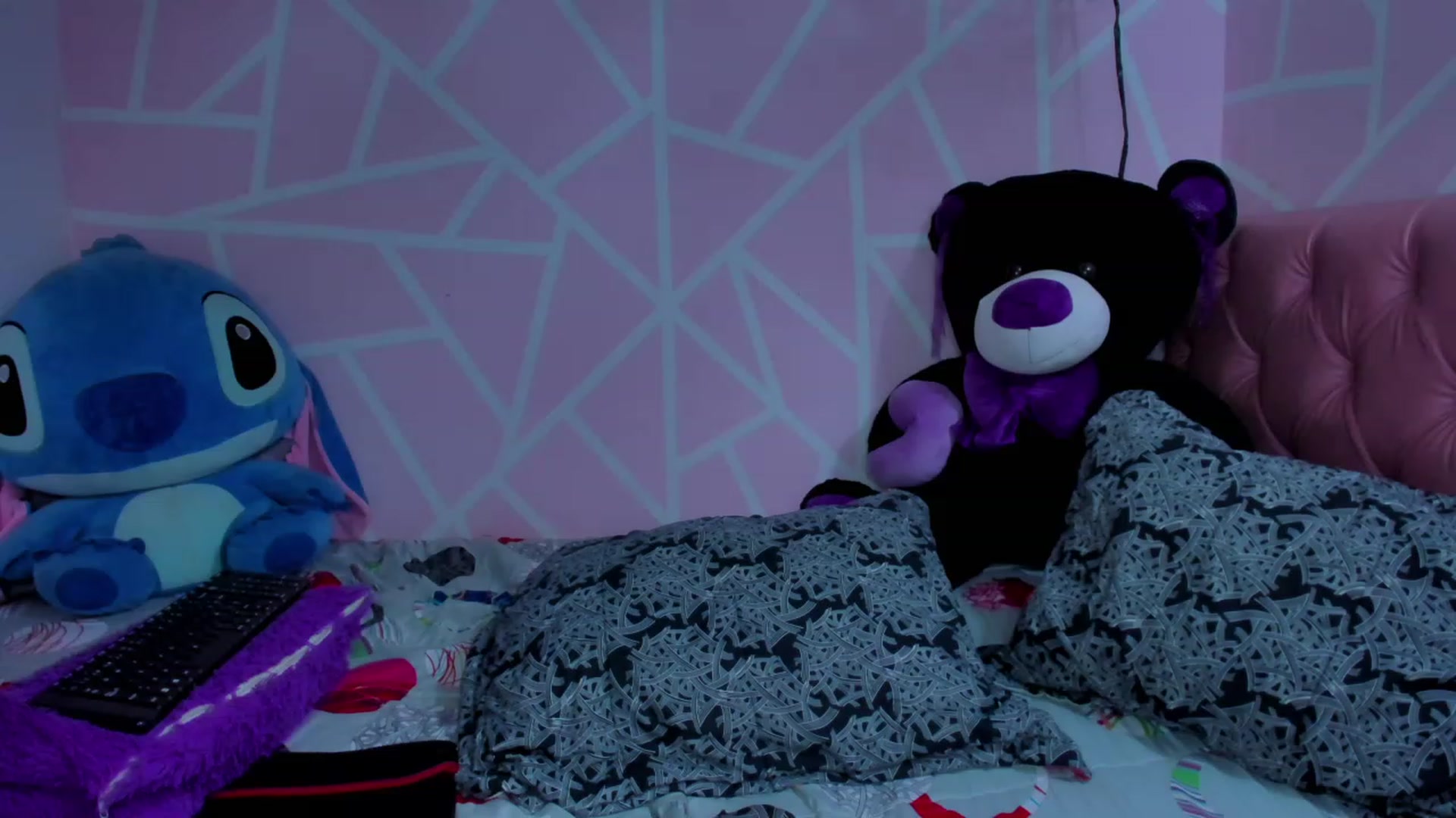Gallery image thumbnail from Violet_Fit's myfreecams stream on, 05/13/2023, 14:07 image 6 of 20