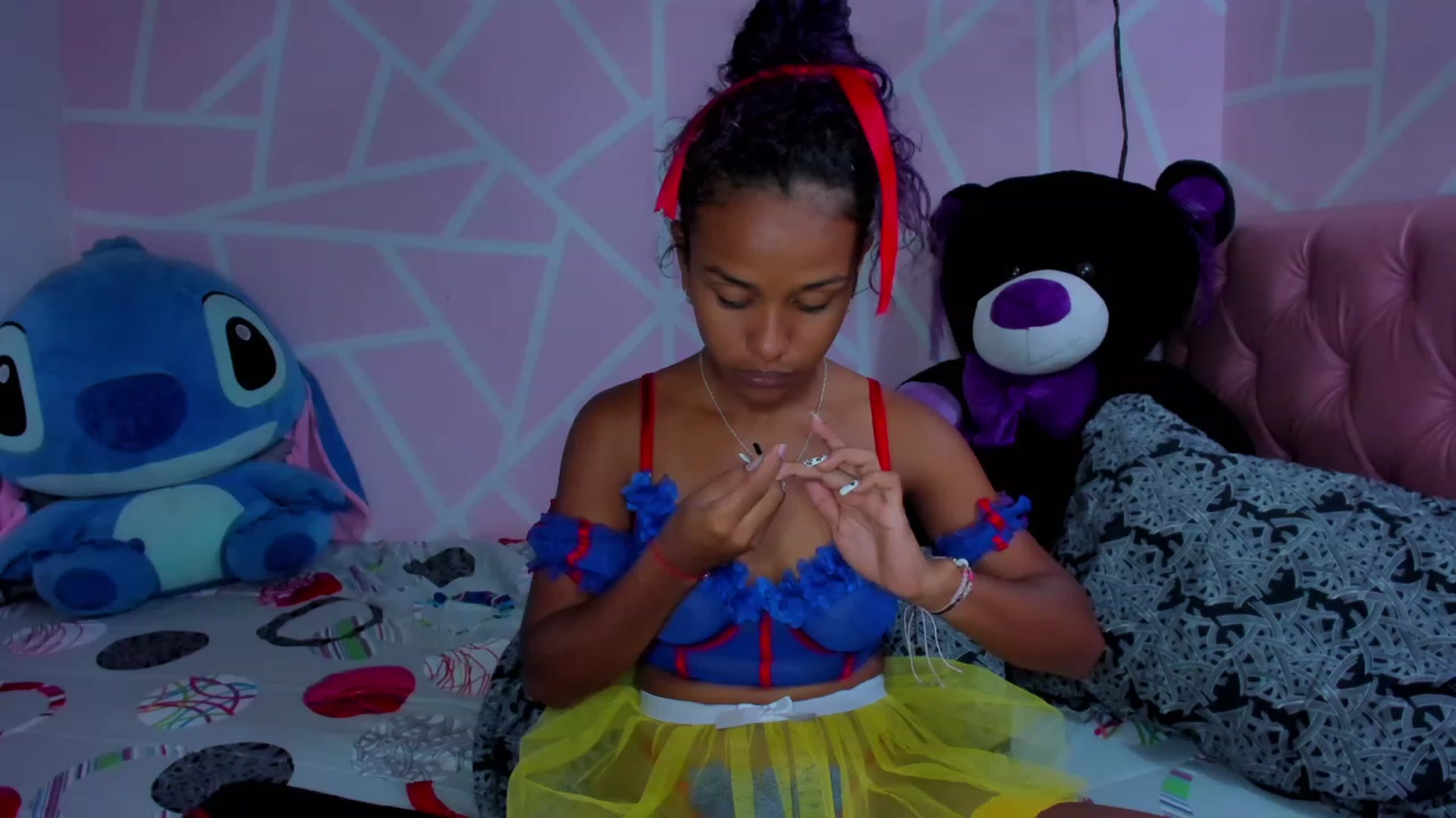 Gallery image thumbnail from Violet_Fit's myfreecams stream on, 05/13/2023, 14:07 image 11 of 20