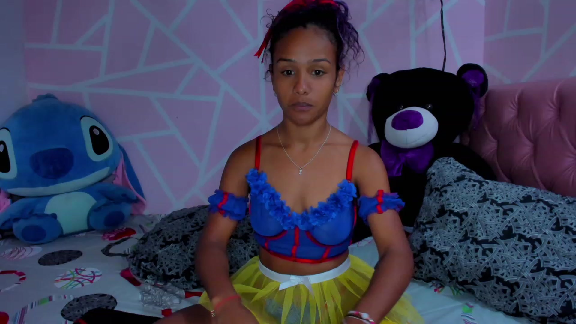 Gallery image thumbnail from Violet_Fit's myfreecams stream on, 05/13/2023, 14:07 image 17 of 20