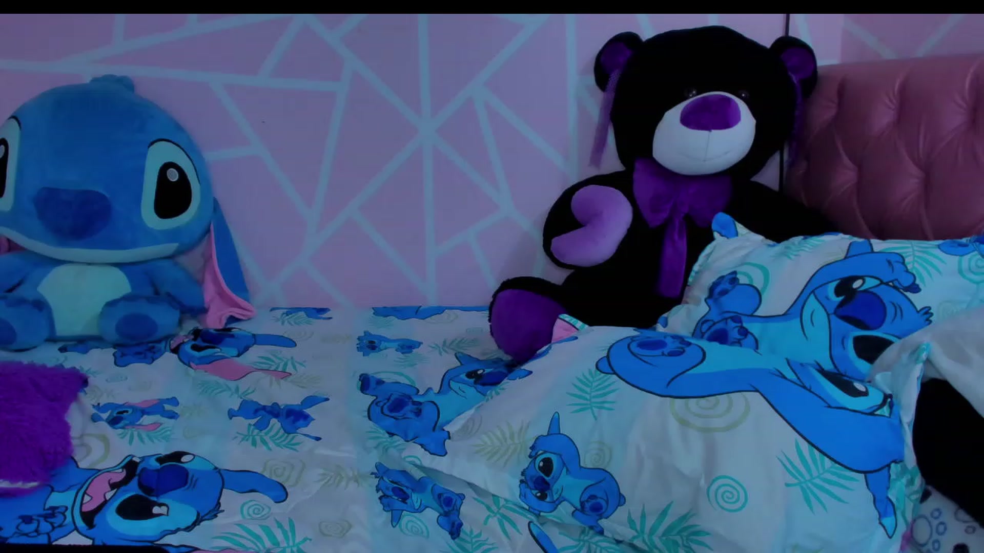 Gallery image thumbnail from Violet_Fit's myfreecams stream on, 05/18/2023, 14:52 image 18 of 20