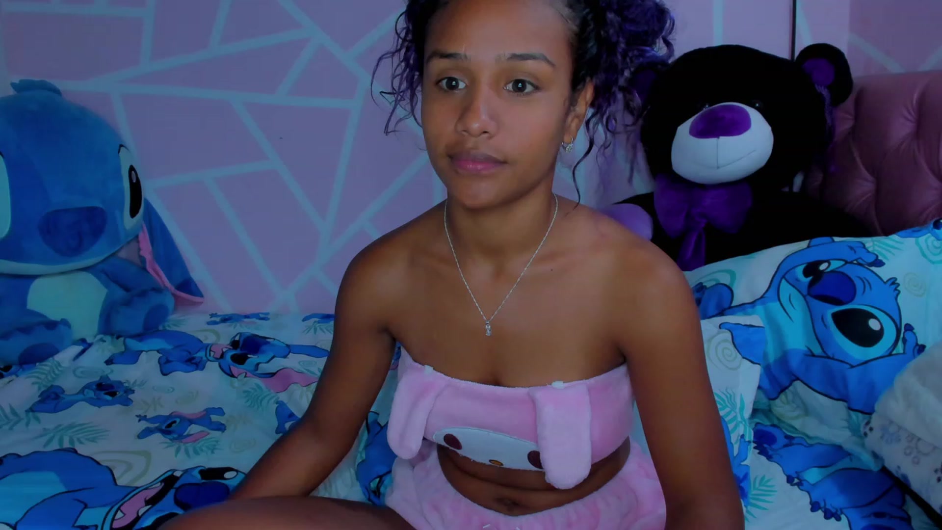 Gallery image thumbnail from Violet_Fit's myfreecams stream on, 05/19/2023, 15:46 image 5 of 20