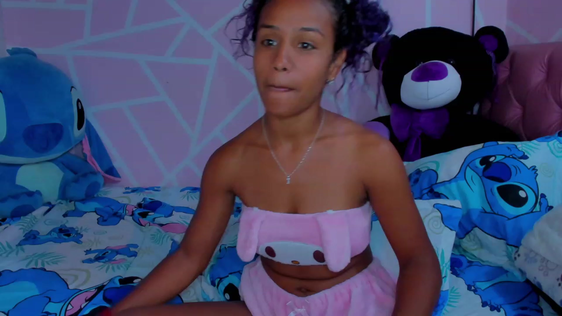 Gallery image thumbnail from Violet_Fit's myfreecams stream on, 05/19/2023, 15:46 image 12 of 20