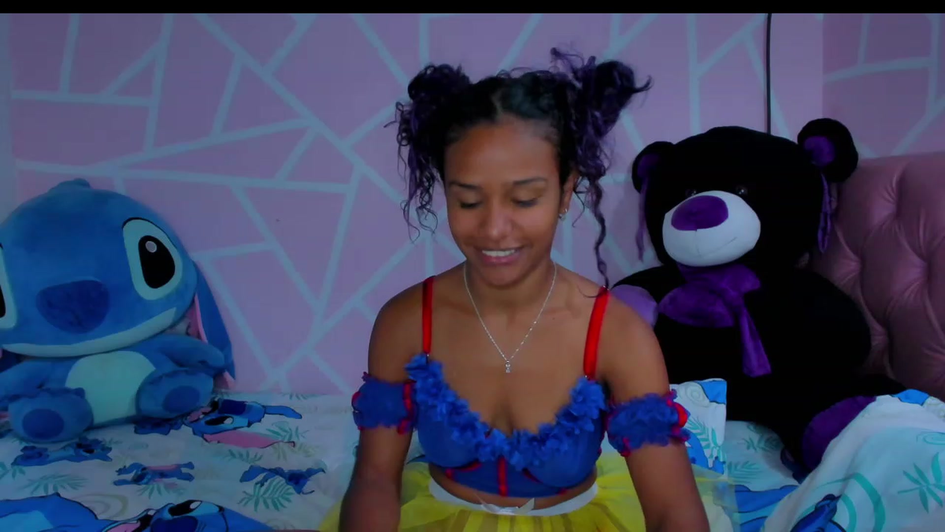 Gallery image thumbnail from Violet_Fit's myfreecams stream on, 05/20/2023, 12:45 image 16 of 20