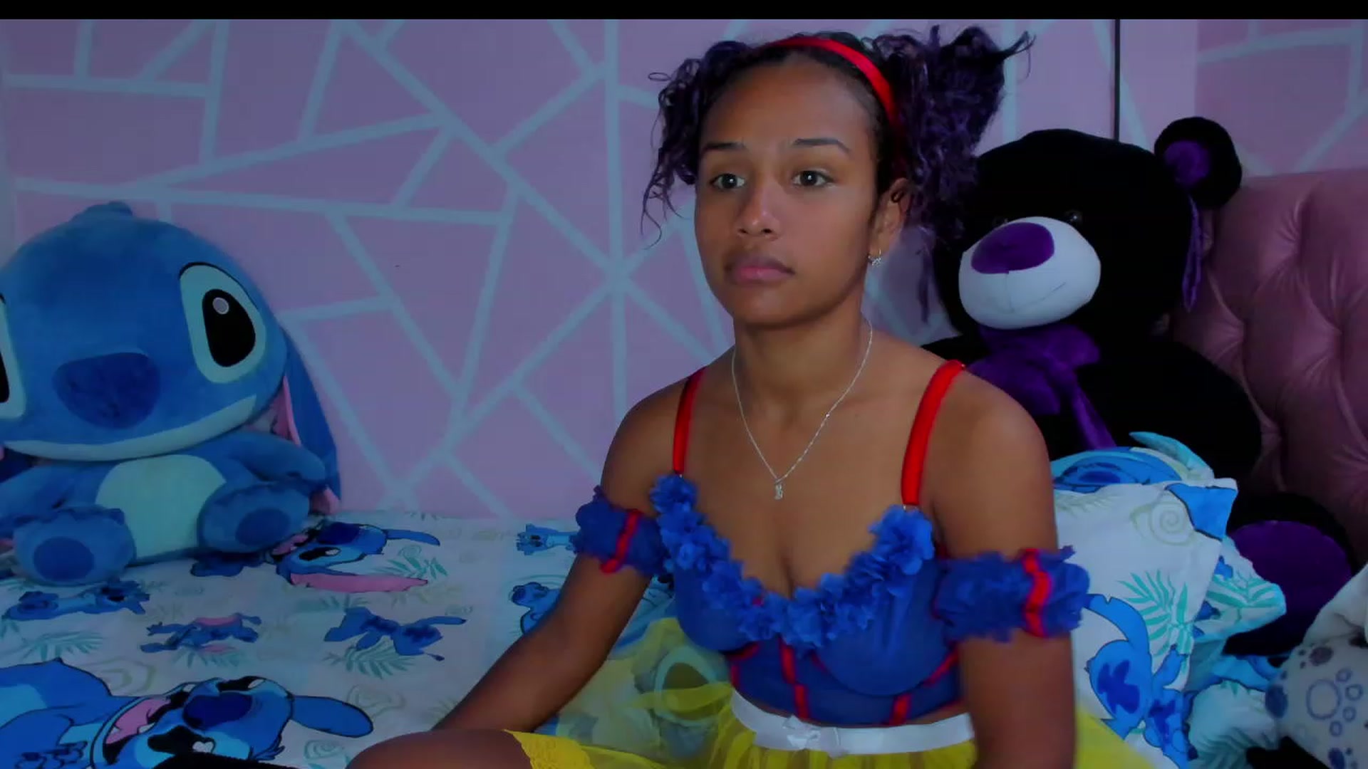 Gallery image thumbnail from Violet_Fit's myfreecams stream on, 05/20/2023, 12:45 image 4 of 20