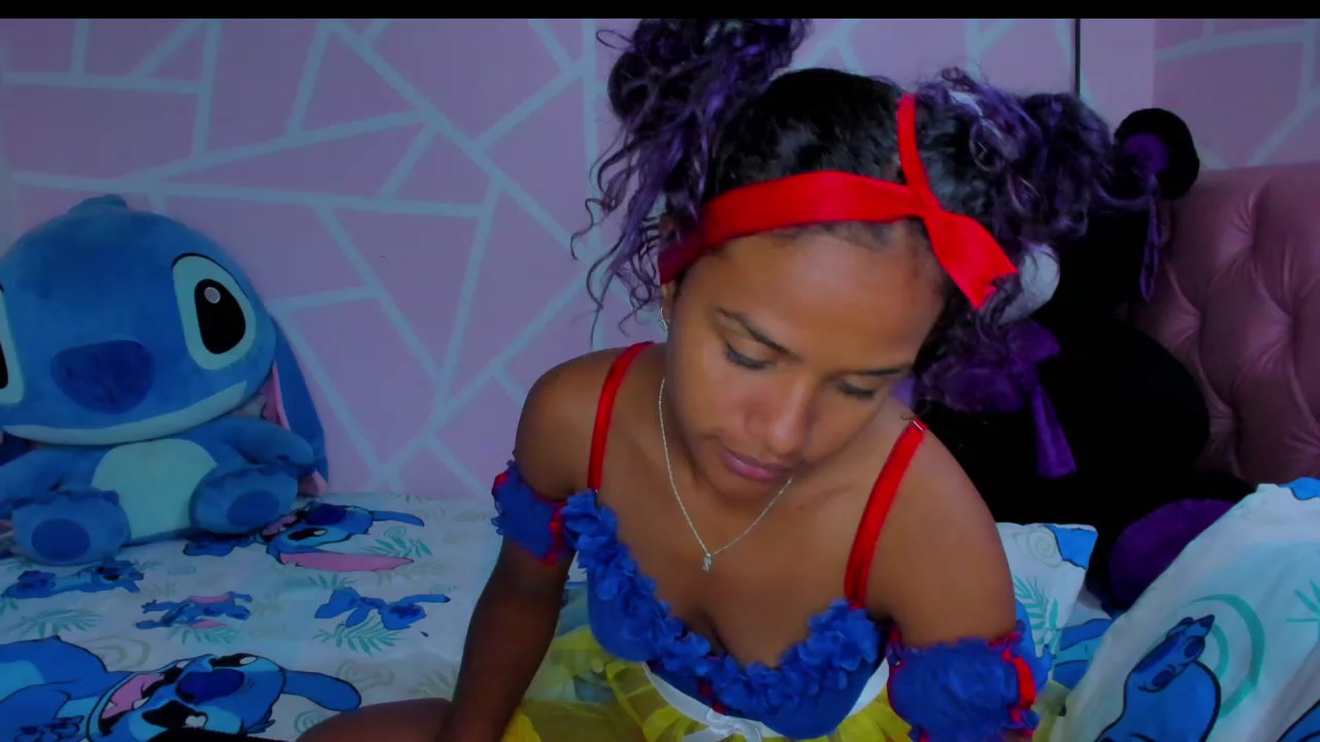 Gallery image thumbnail from Violet_Fit's myfreecams stream on, 05/20/2023, 12:45 image 8 of 20