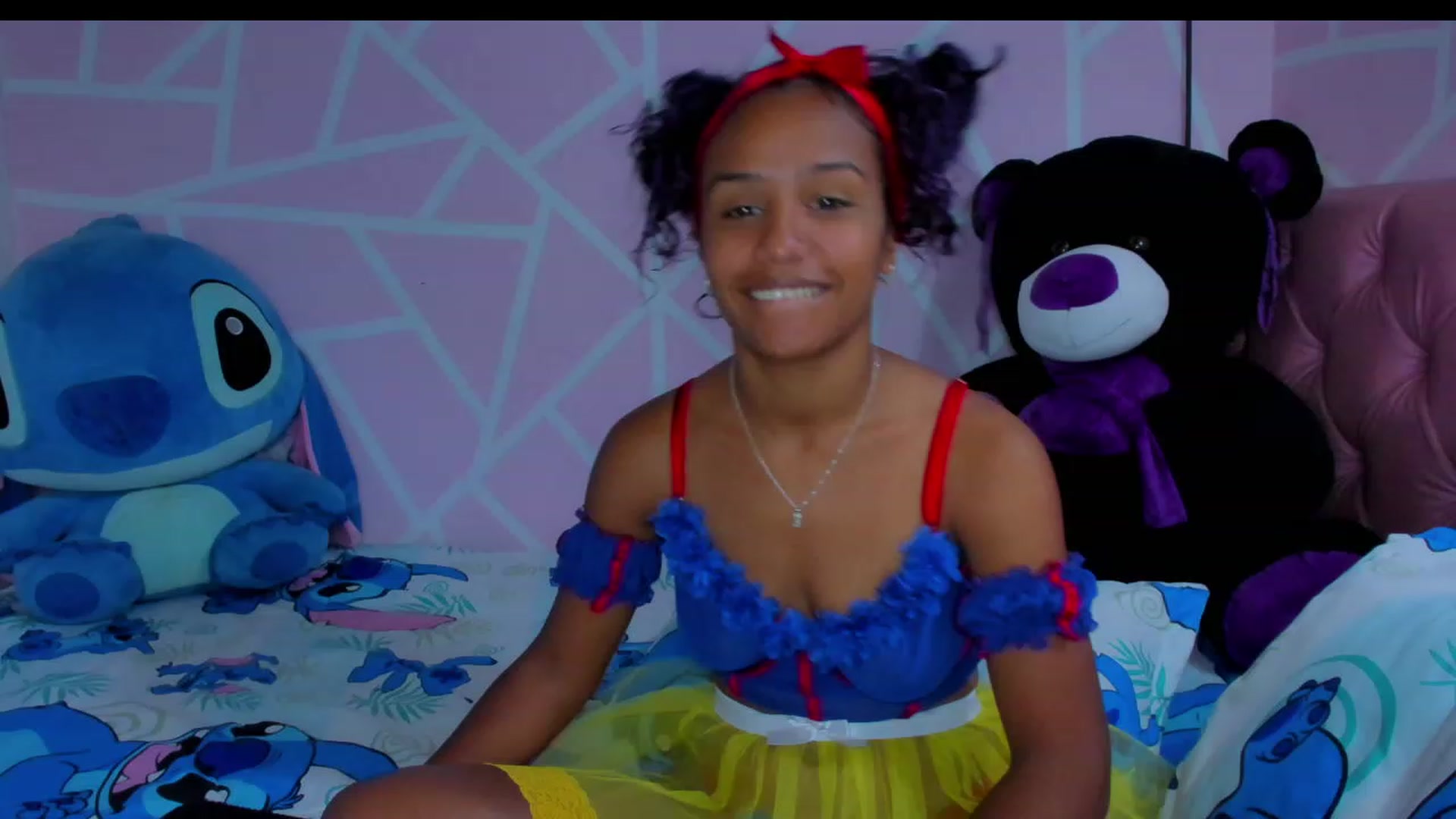 Gallery image thumbnail from Violet_Fit's myfreecams stream on, 05/20/2023, 12:45 image 7 of 20