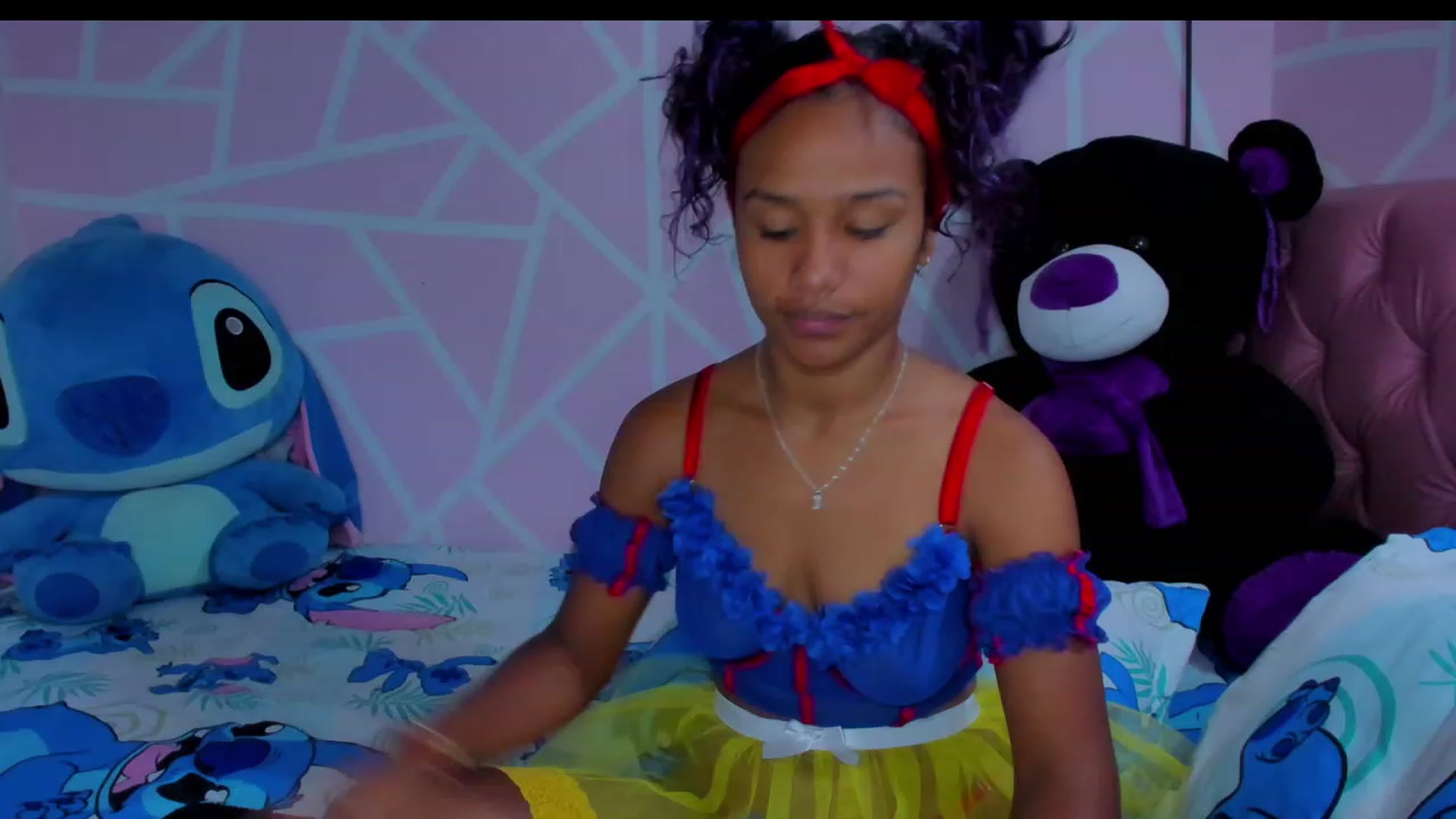 Gallery image thumbnail from Violet_Fit's myfreecams stream on, 05/20/2023, 12:45 image 9 of 20