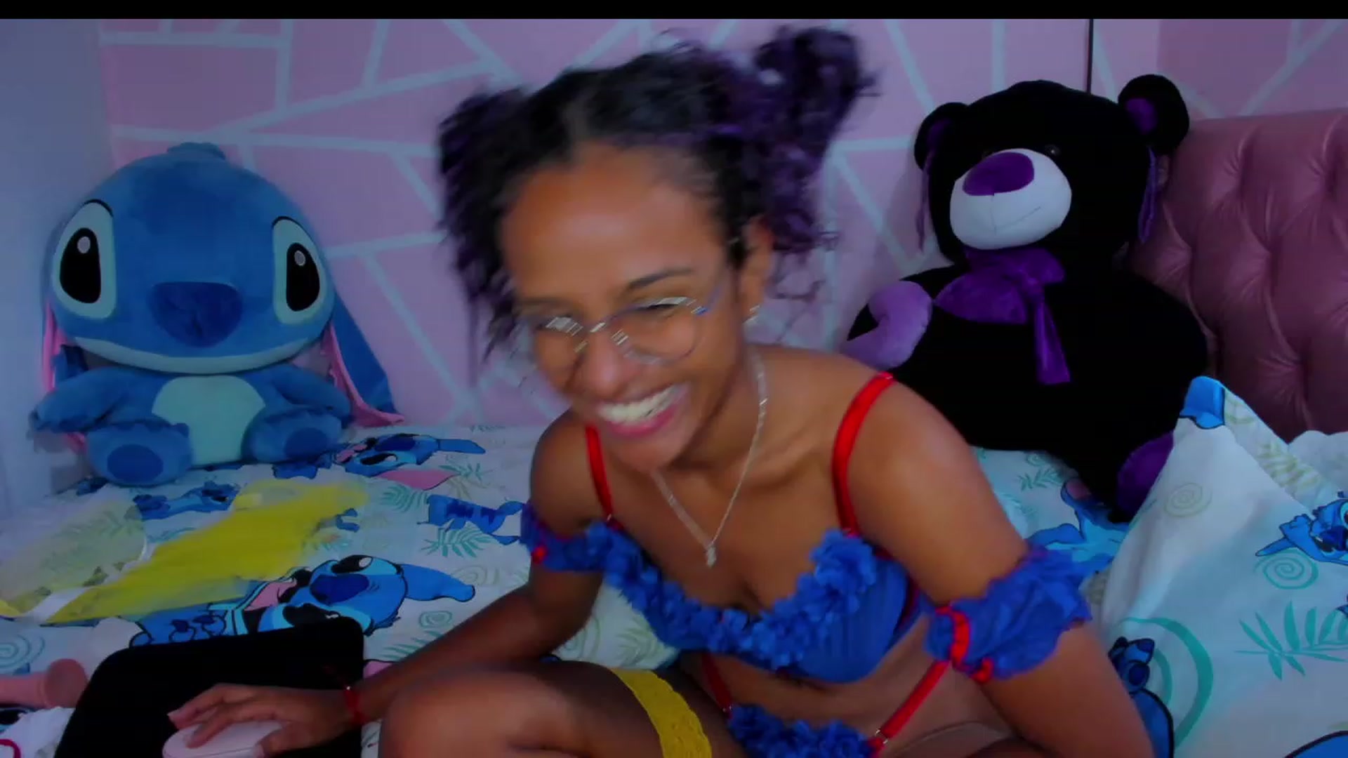 Gallery image thumbnail from Violet_Fit's myfreecams stream on, 05/20/2023, 15:28 image 1 of 20