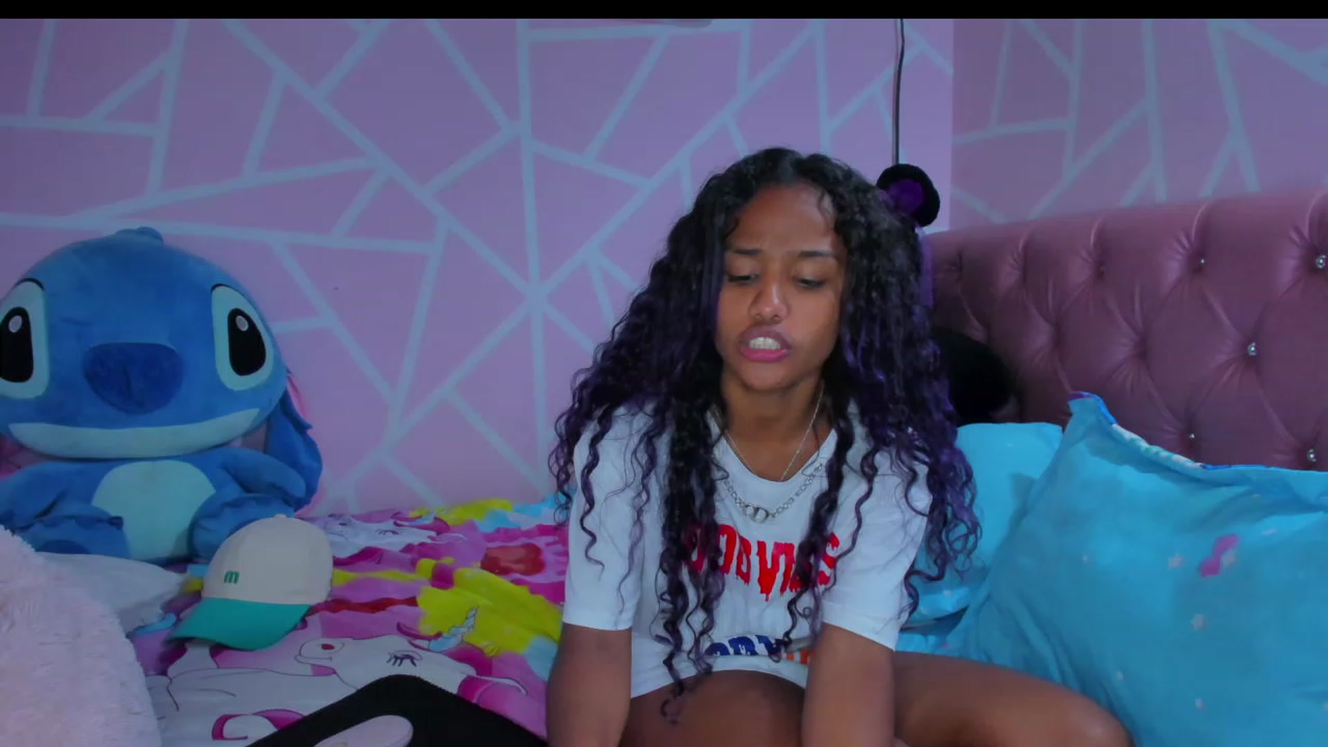 Gallery image thumbnail from Violet_Fit's myfreecams stream on, 05/24/2023, 15:46 image 14 of 20
