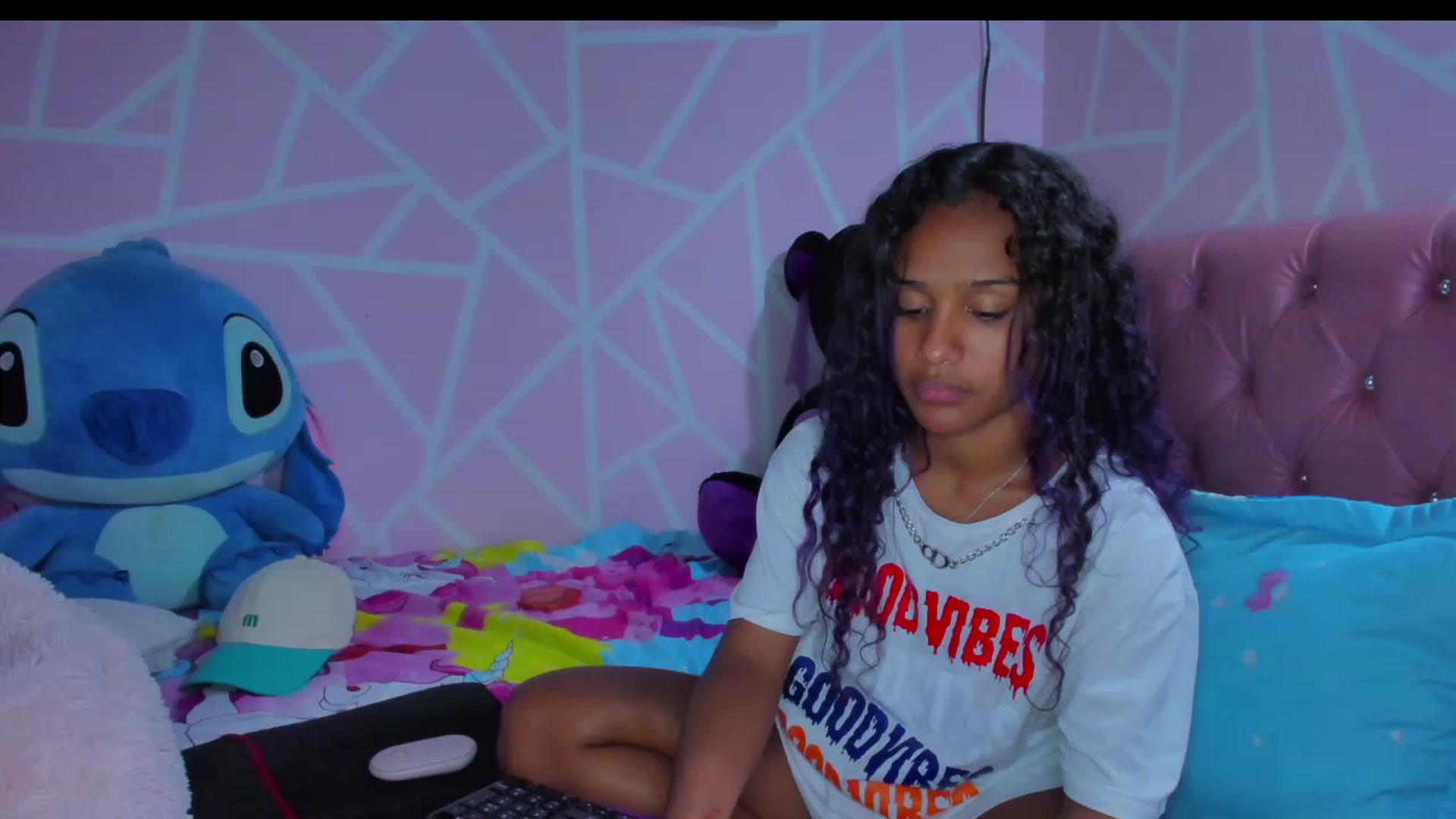 Gallery image thumbnail from Violet_Fit's myfreecams stream on, 05/24/2023, 16:10 image 1 of 20