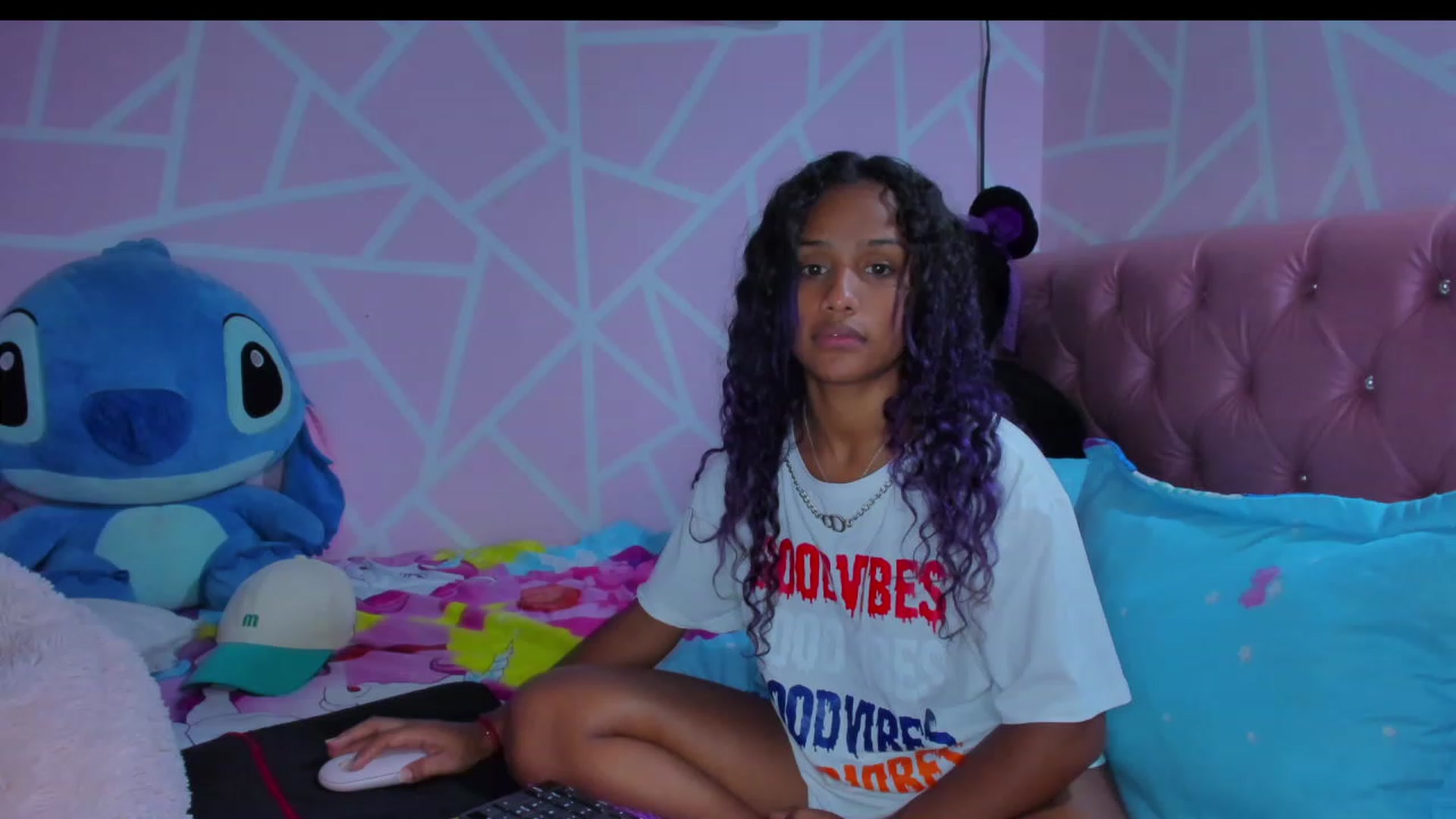 Gallery image thumbnail from Violet_Fit's myfreecams stream on, 05/24/2023, 16:10 image 12 of 20