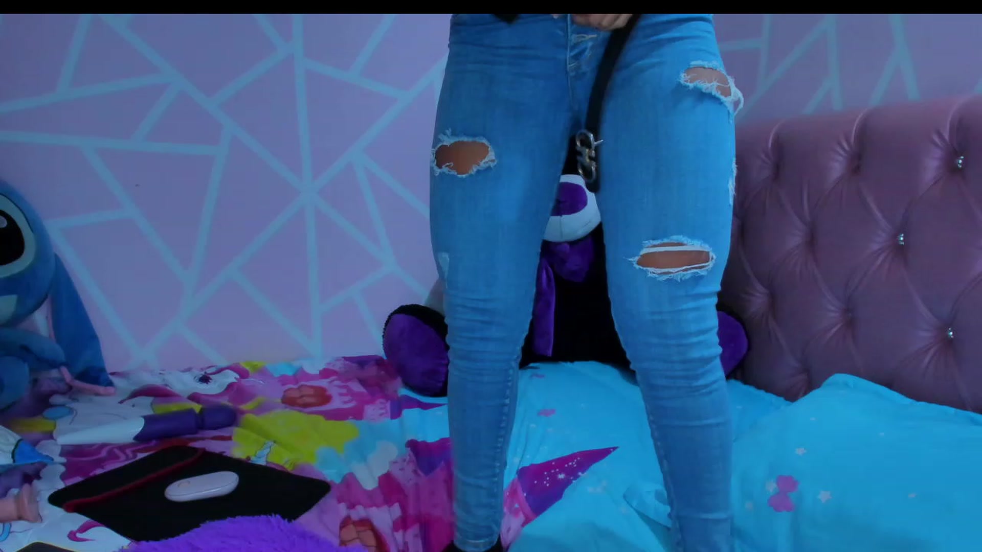 Gallery image thumbnail from Violet_Fit's myfreecams stream on, 05/26/2023, 17:11 image 9 of 20