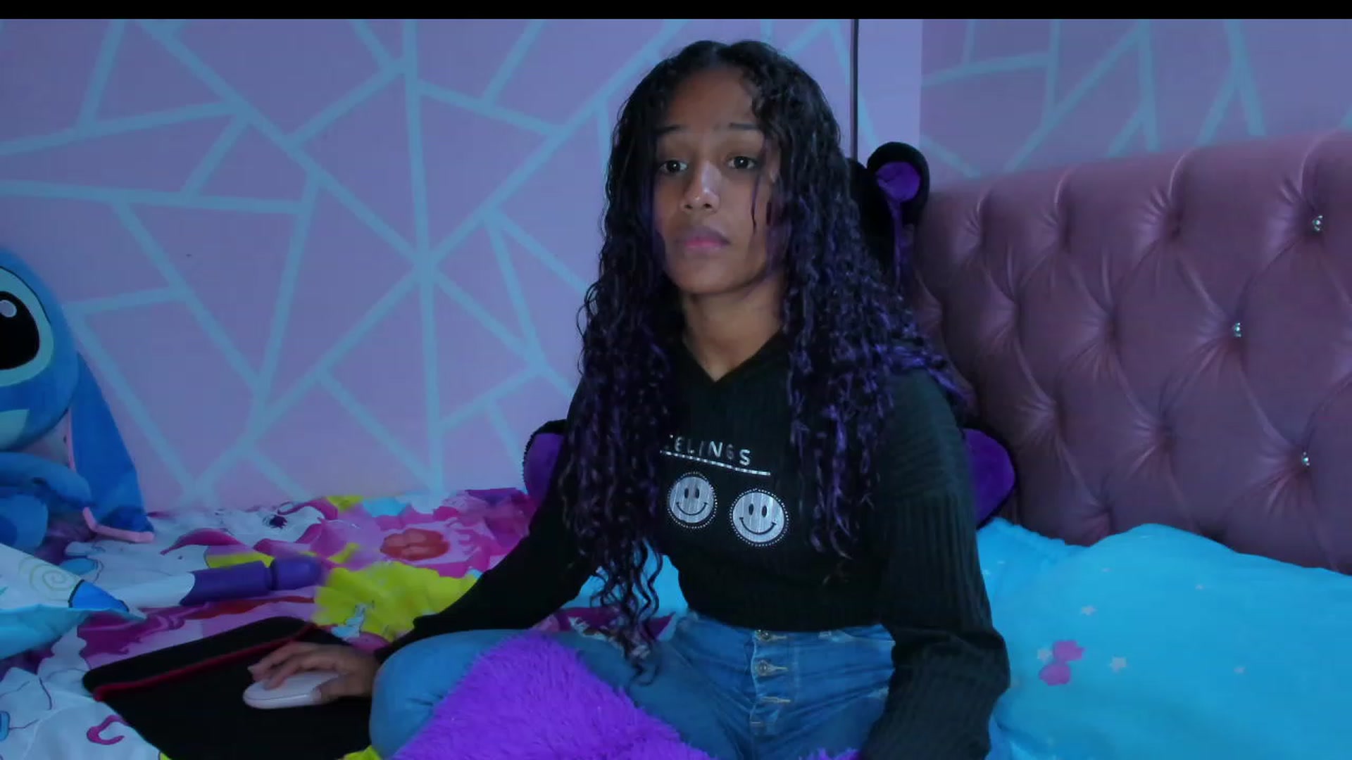 Gallery image thumbnail from Violet_Fit's myfreecams stream on, 05/26/2023, 17:11 image 13 of 20