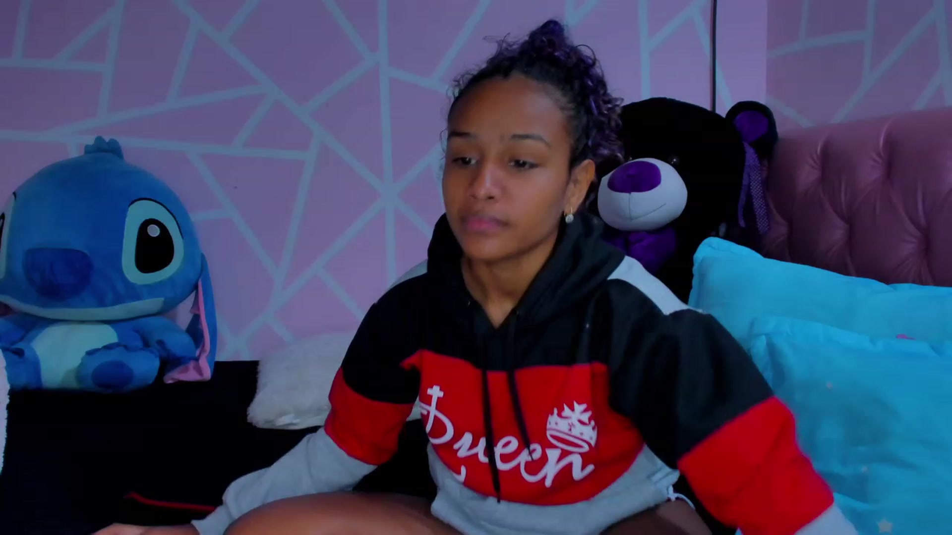 Gallery image thumbnail from Violet_Fit's myfreecams stream on, 05/31/2023, 14:11 image 12 of 20