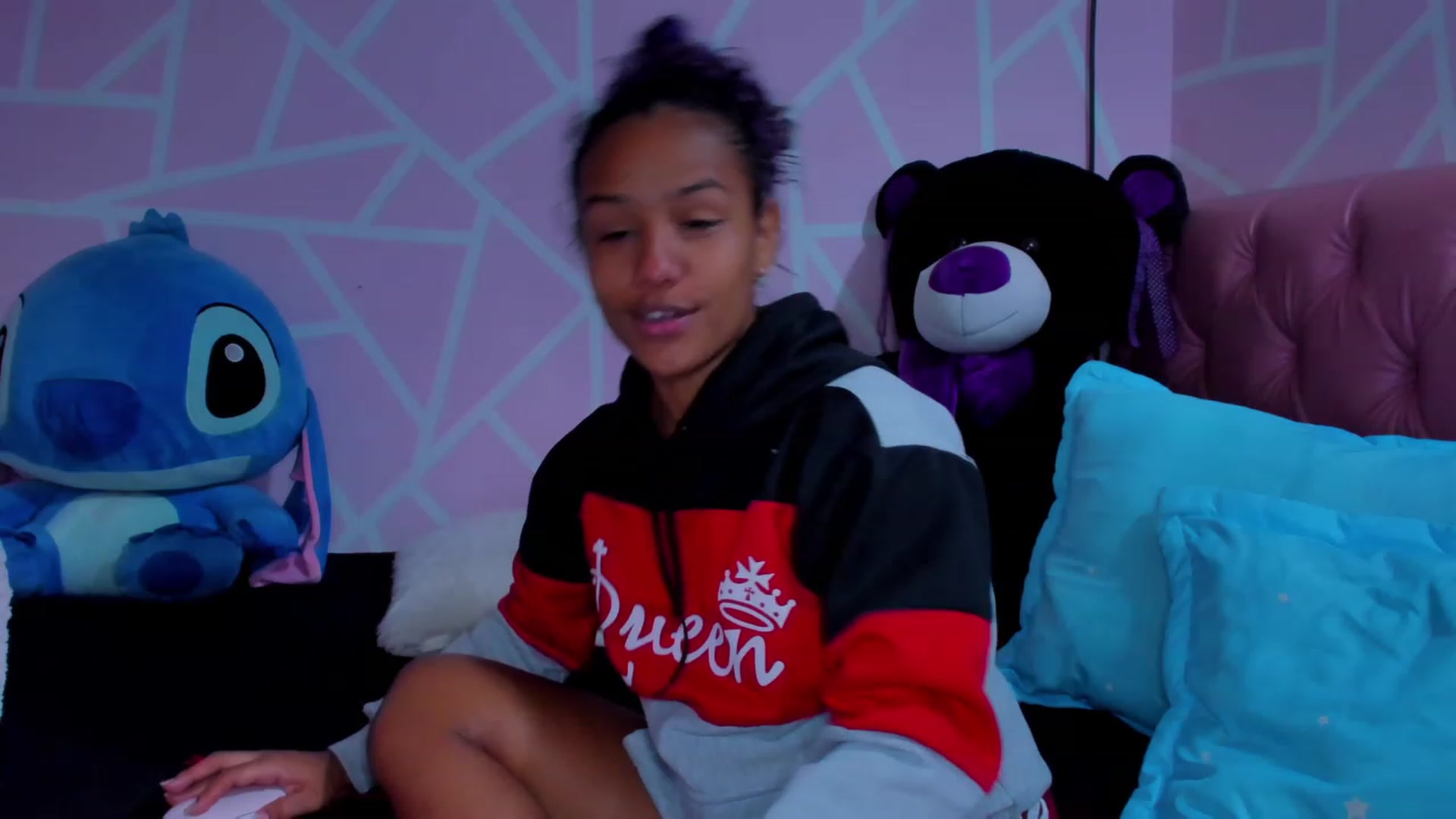 Gallery image thumbnail from Violet_Fit's myfreecams stream on, 05/31/2023, 14:11 image 14 of 20