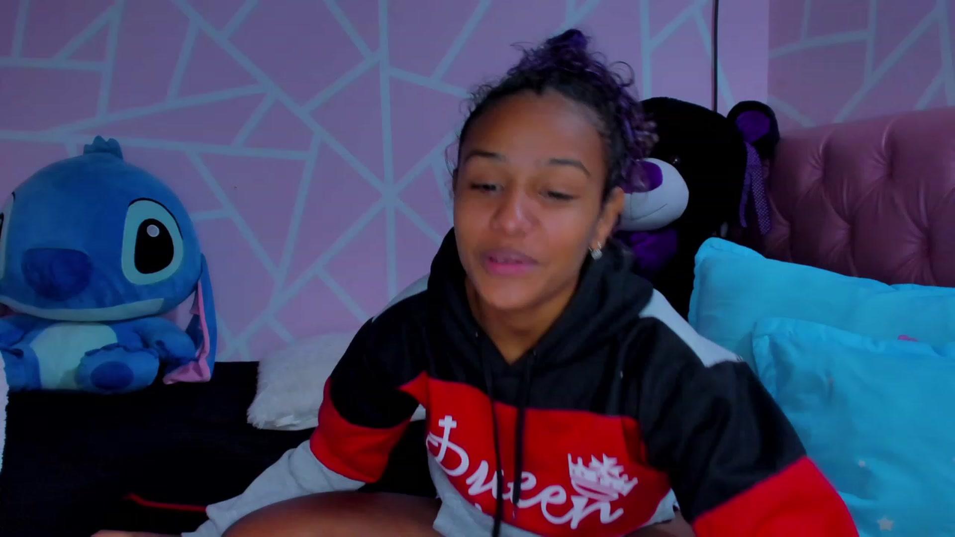 Gallery image thumbnail from Violet_Fit's myfreecams stream on, 05/31/2023, 14:11 image 9 of 20