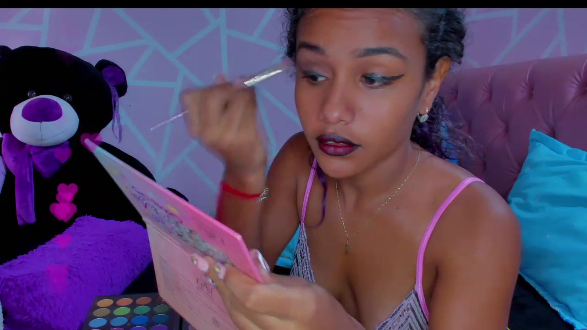 Gallery image thumbnail from Violet_Fit's myfreecams stream on, 06/03/2023, 15:50 image 16 of 20