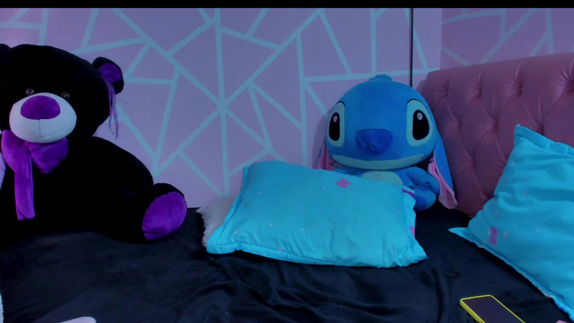 Gallery image thumbnail from Violet_Fit's myfreecams stream on, 06/03/2023, 15:50 image 5 of 20