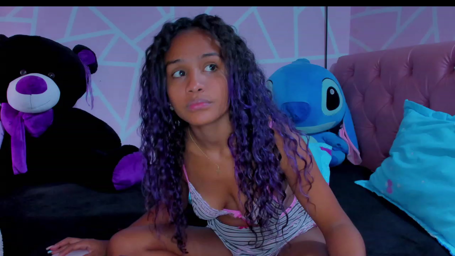 Gallery image thumbnail from Violet_Fit's myfreecams stream on, 06/03/2023, 15:50 image 1 of 20