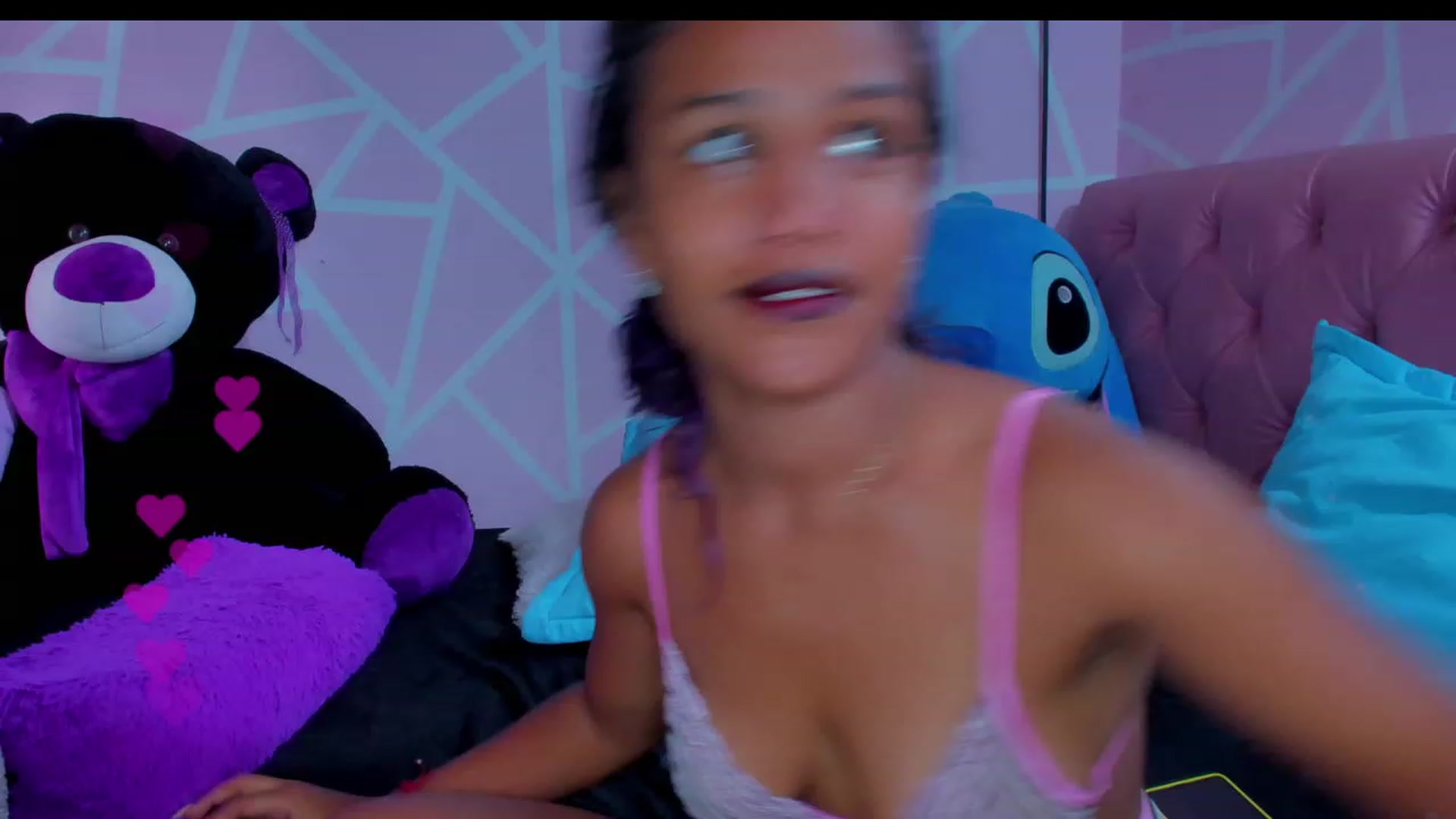 Gallery image thumbnail from Violet_Fit's myfreecams stream on, 06/03/2023, 15:50 image 14 of 20