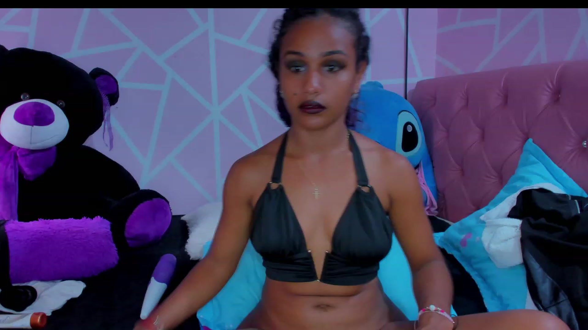 Gallery image thumbnail from Violet_Fit's myfreecams stream on, 06/03/2023, 16:38 image 10 of 20