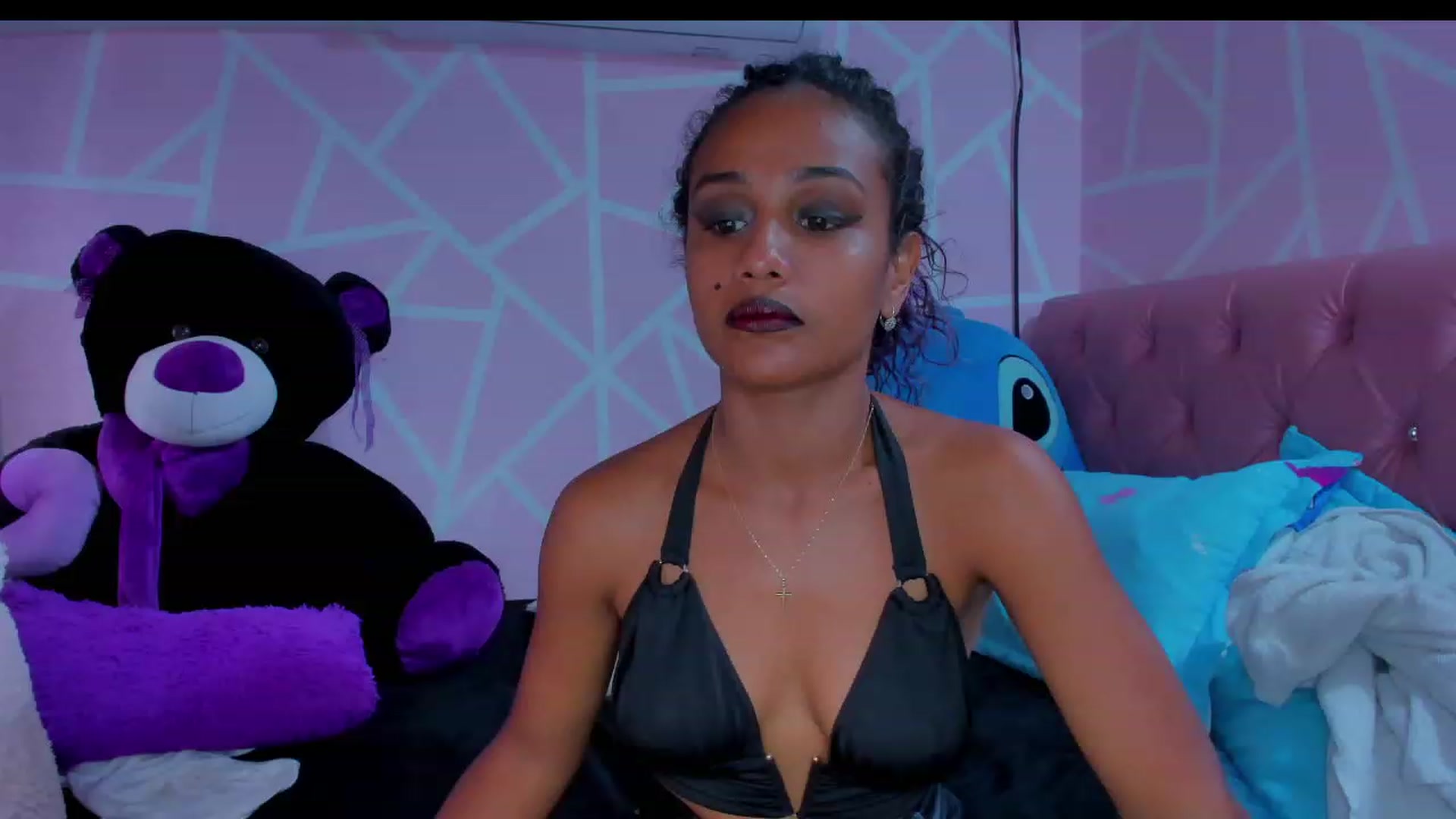 Gallery image thumbnail from Violet_Fit's myfreecams stream on, 06/03/2023, 16:38 image 1 of 20