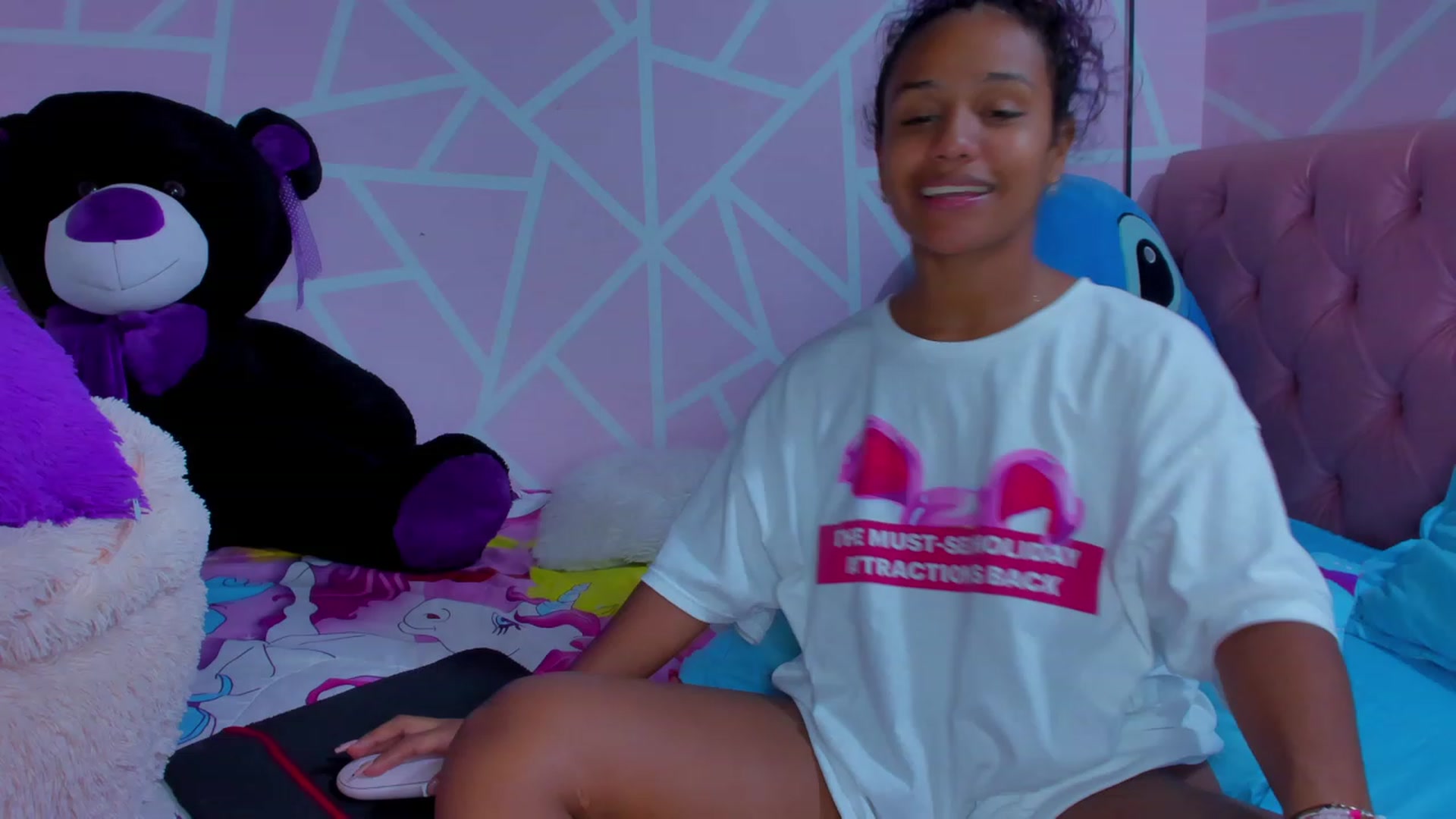 Gallery image thumbnail from Violet_Fit's myfreecams stream on, 06/05/2023, 13:21 image 18 of 20